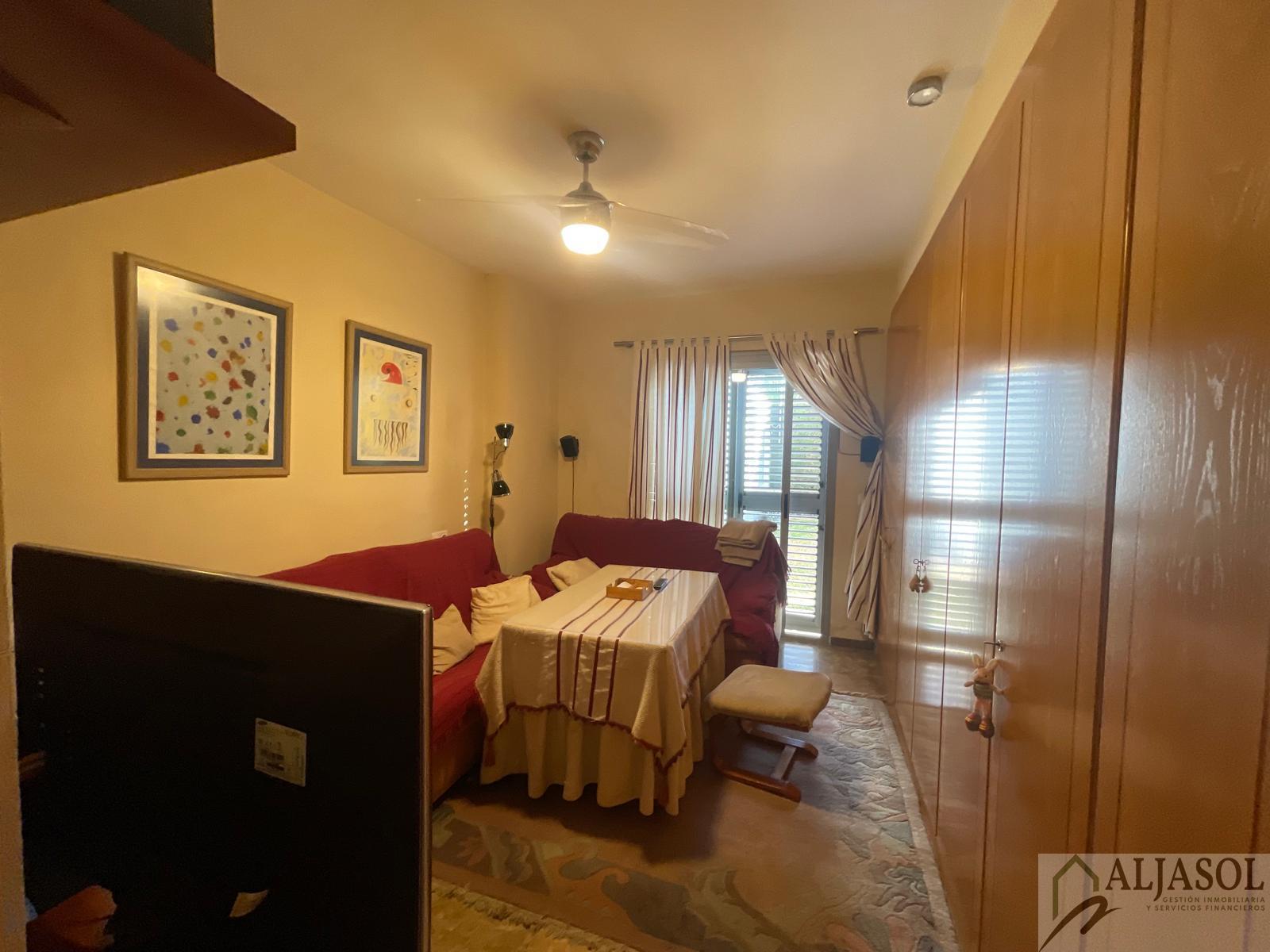 For sale of chalet in Espartinas