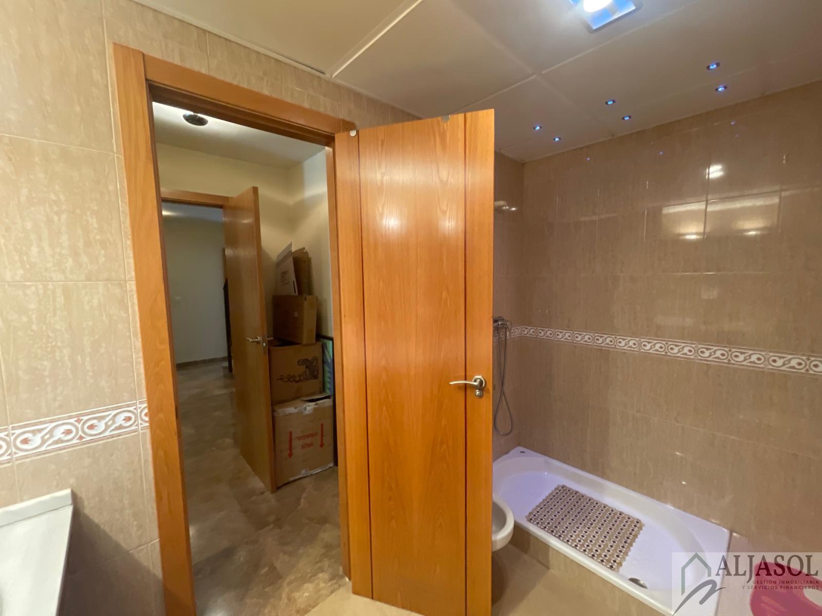 For sale of chalet in Espartinas