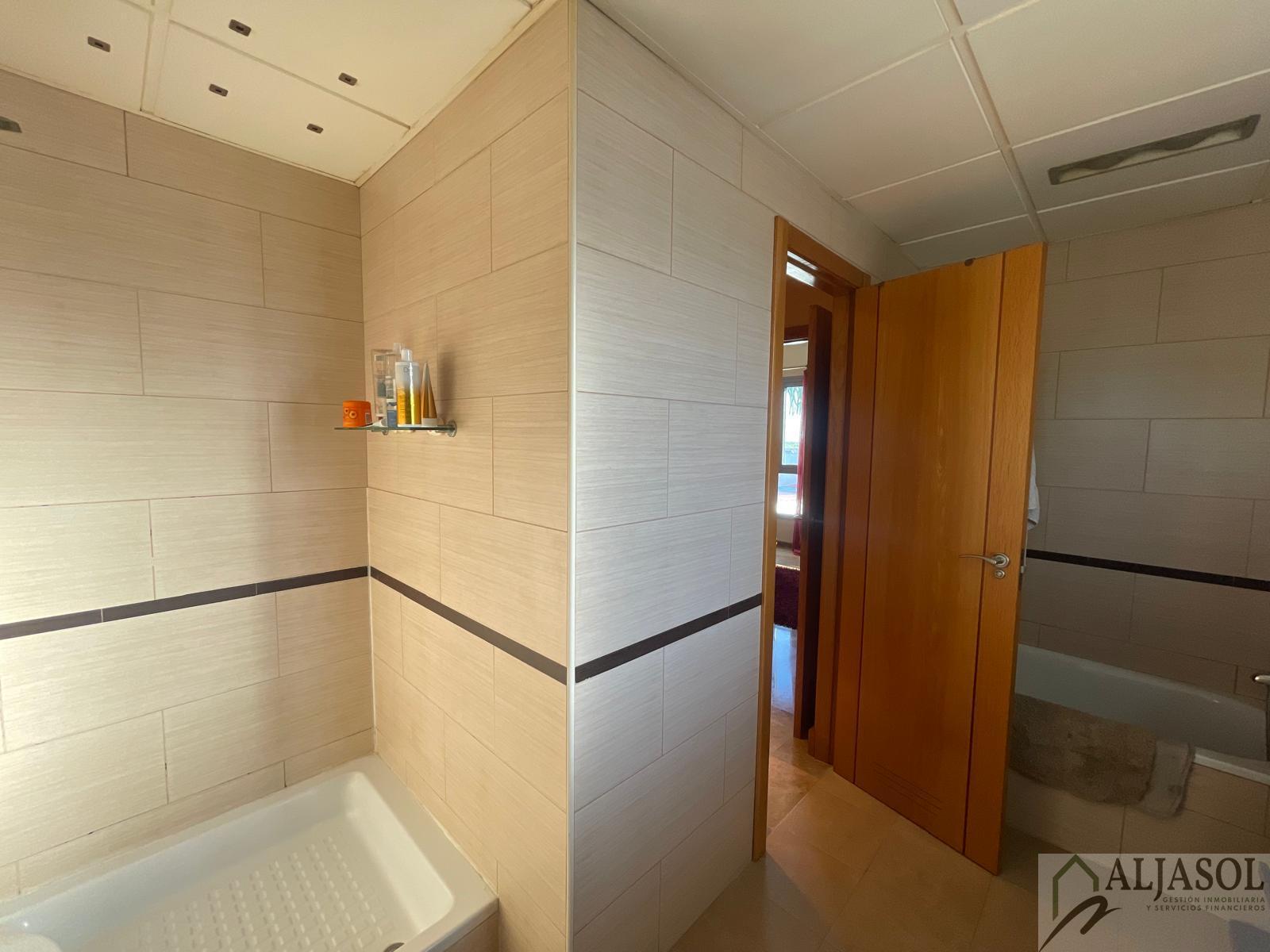 For sale of chalet in Espartinas