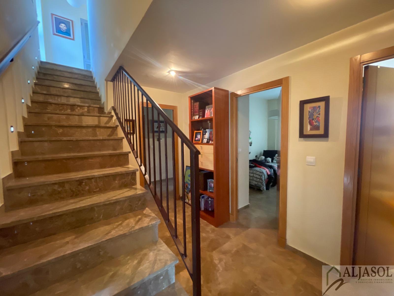 For sale of chalet in Espartinas