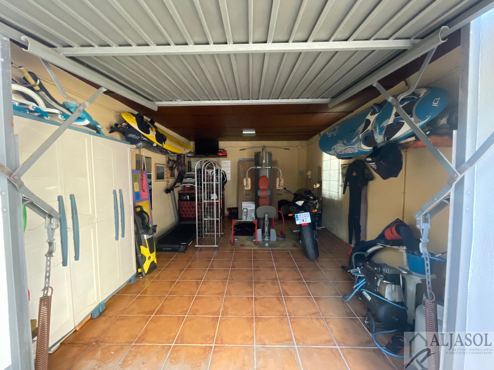 For sale of chalet in Espartinas
