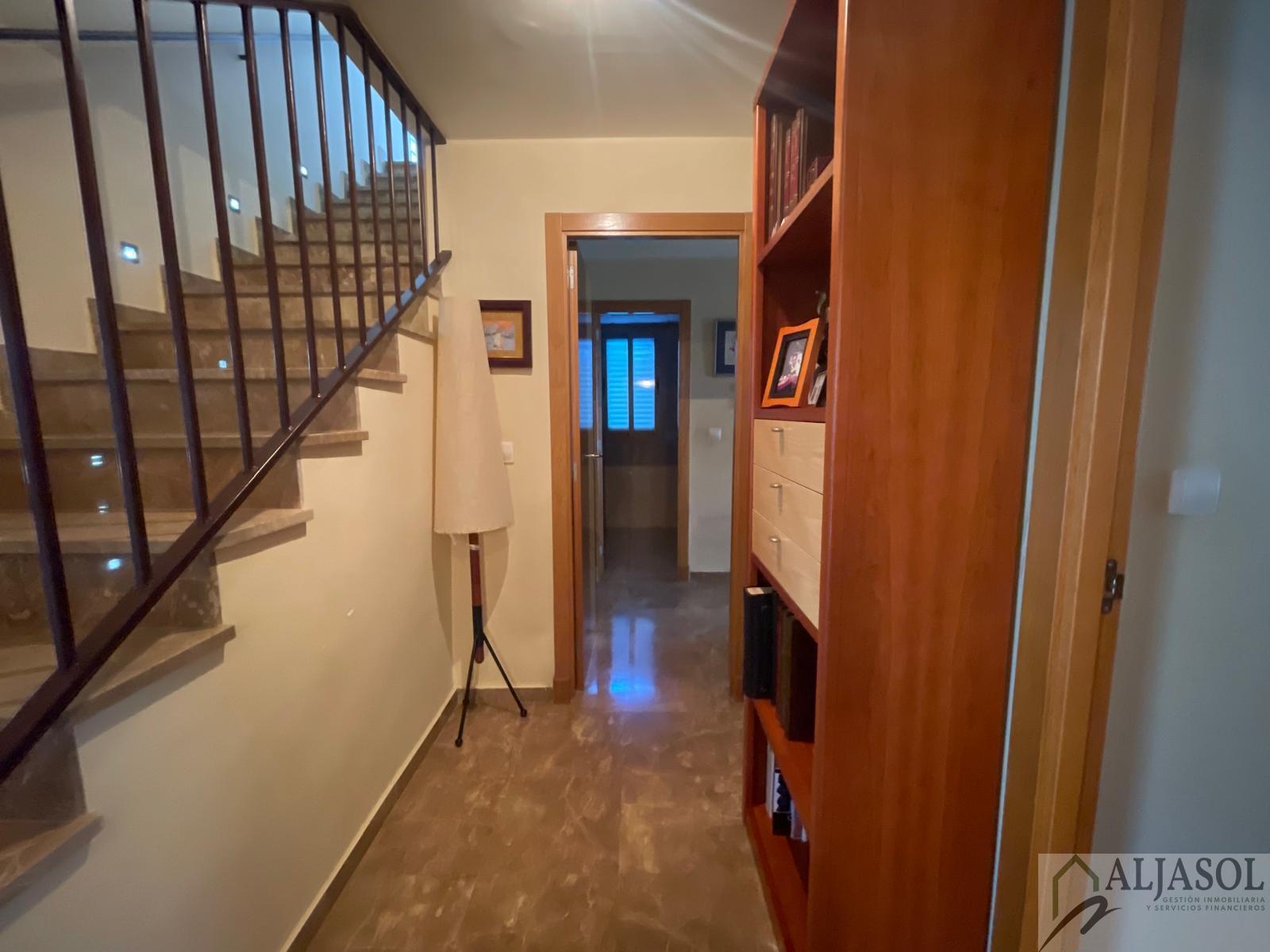 For sale of chalet in Espartinas