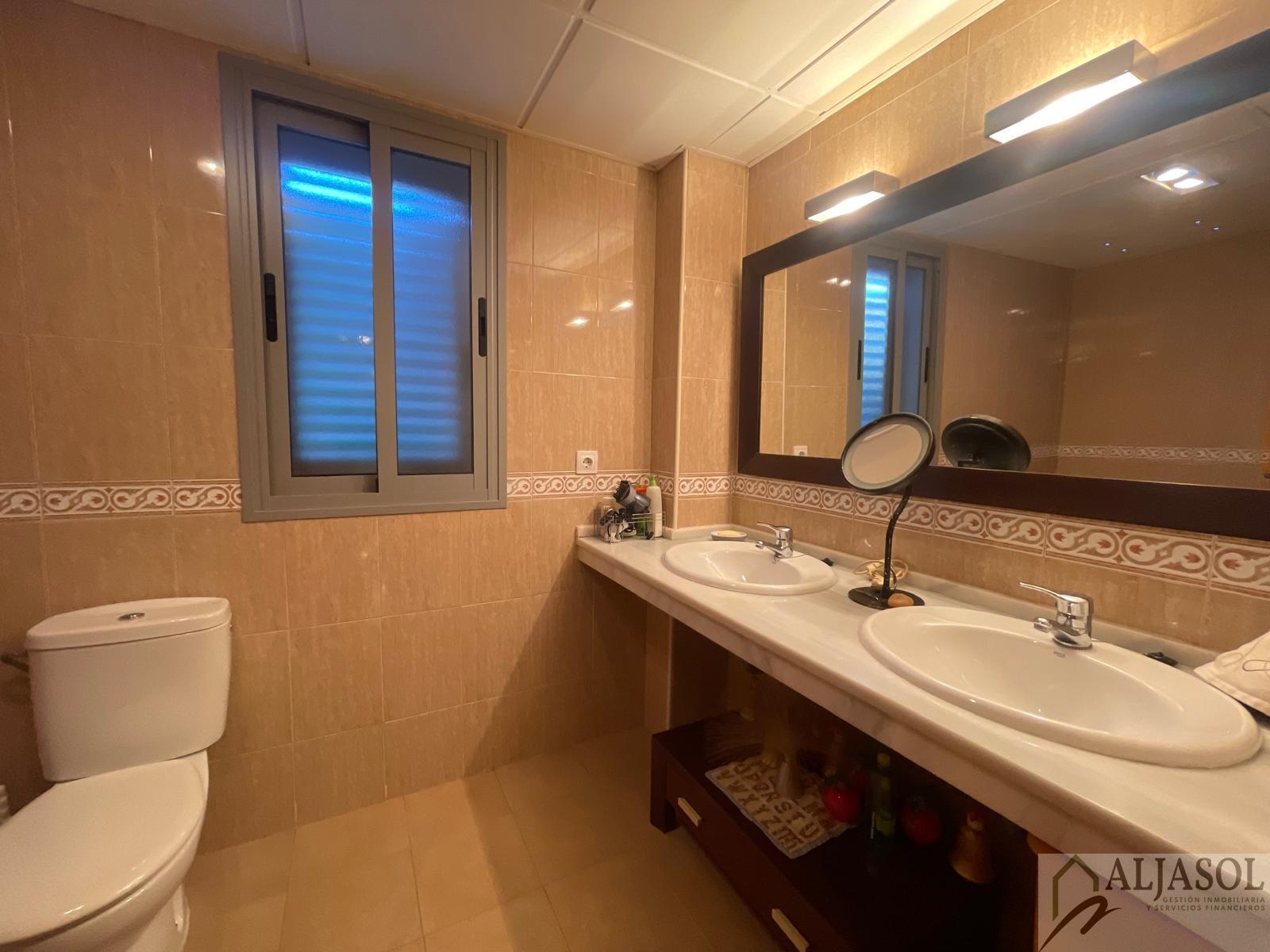 For sale of chalet in Espartinas