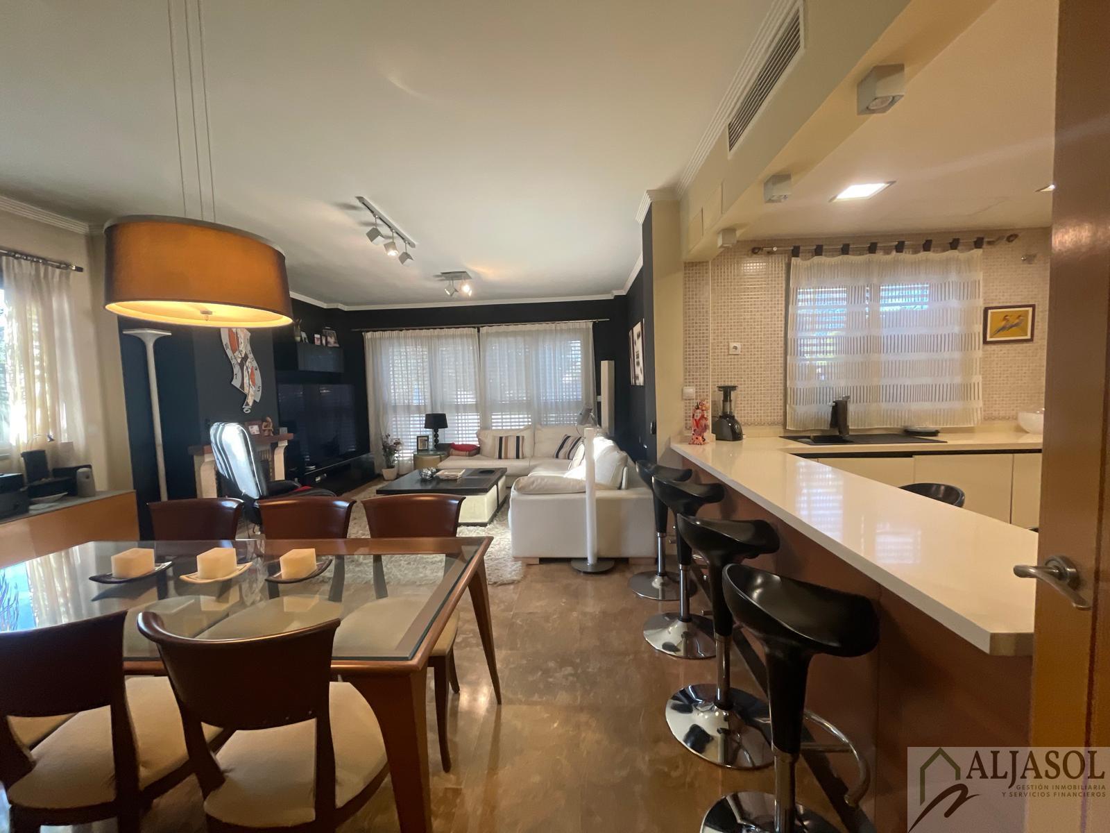 For sale of chalet in Espartinas
