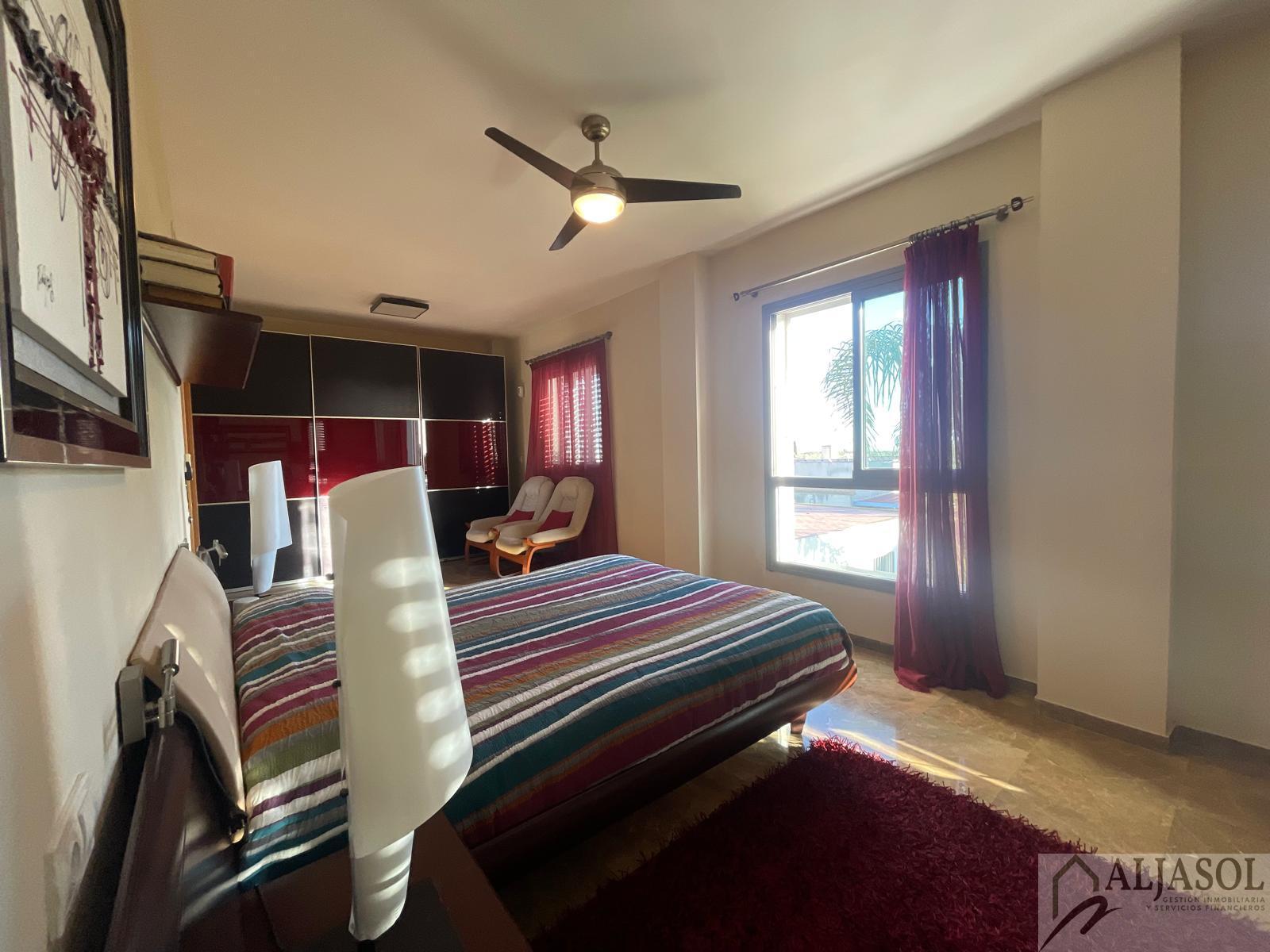 For sale of chalet in Espartinas