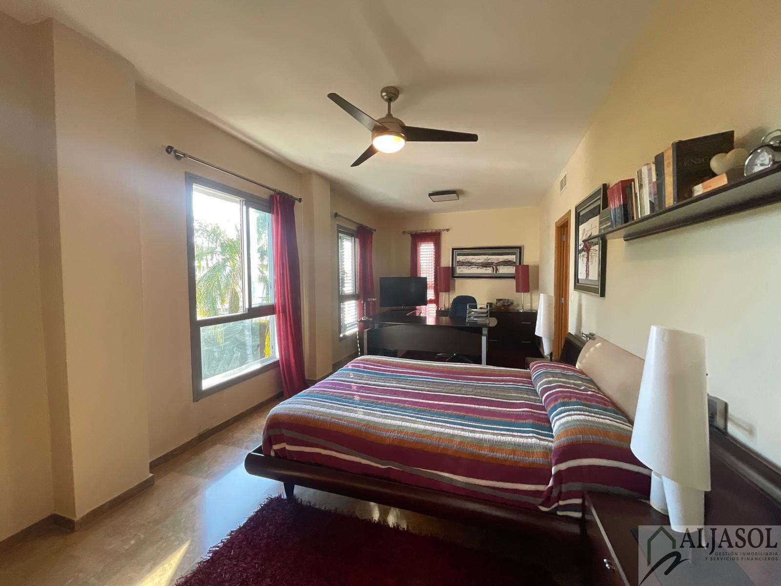 For sale of chalet in Espartinas