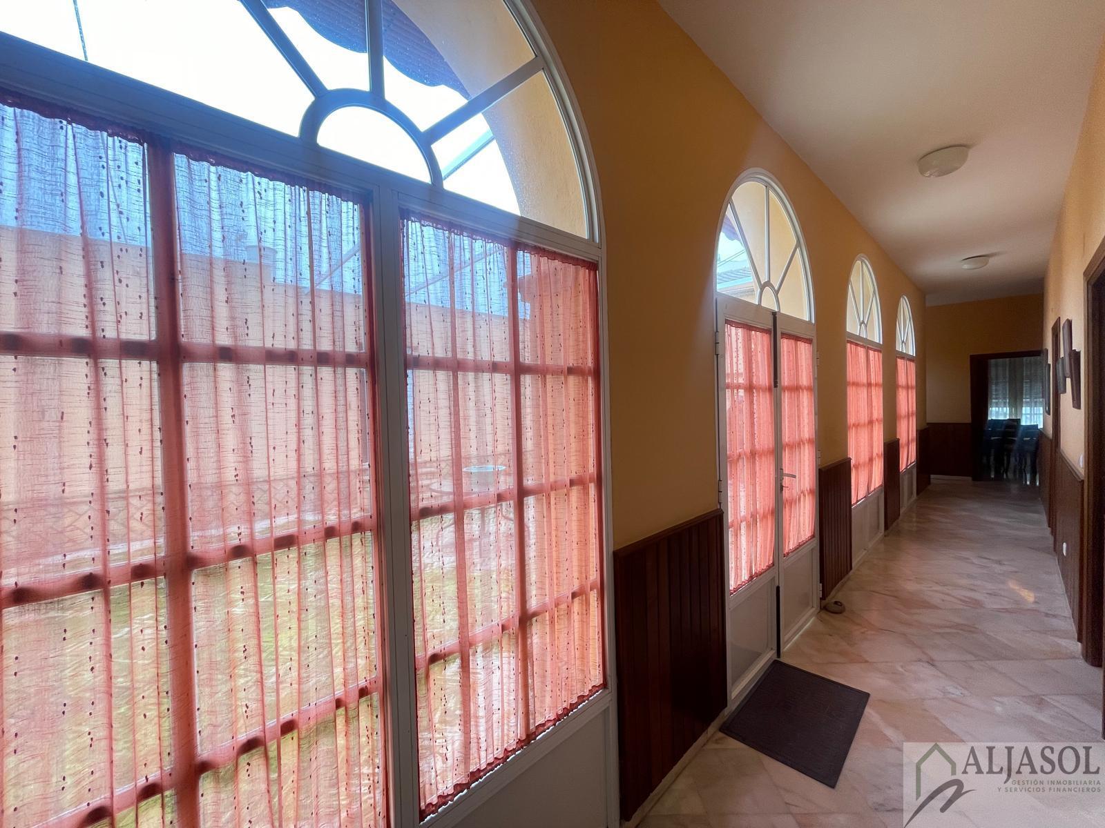 For sale of chalet in Villanueva del Ariscal