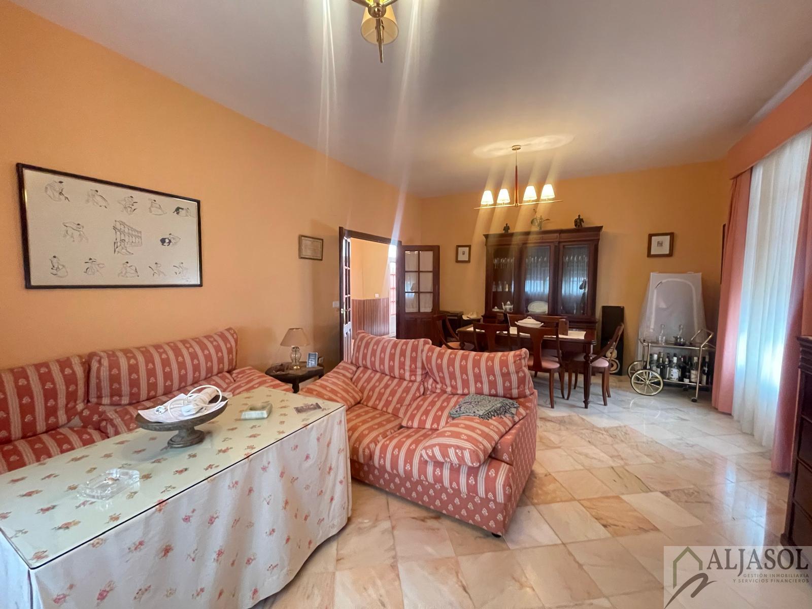 For sale of chalet in Villanueva del Ariscal