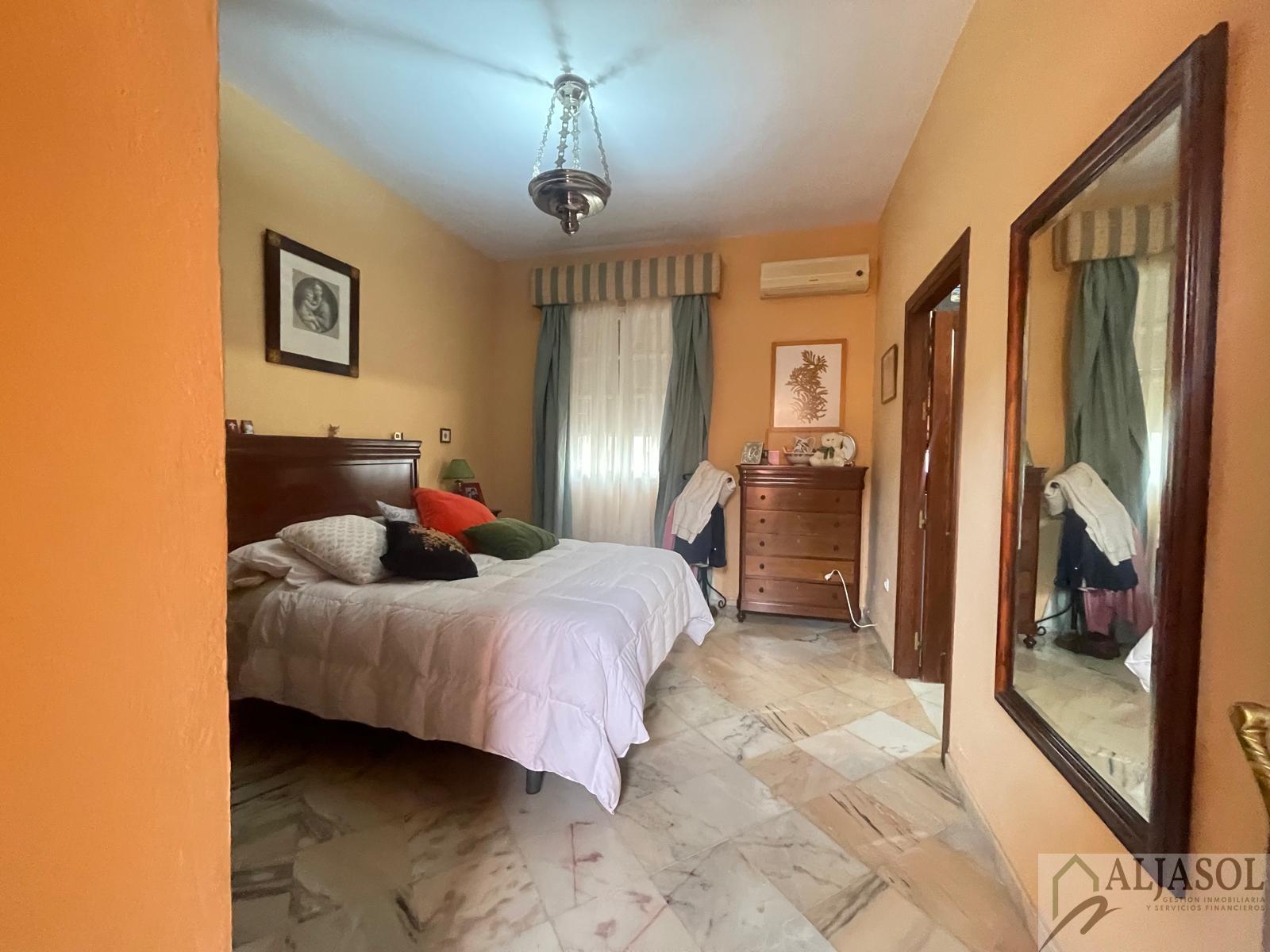 For sale of chalet in Villanueva del Ariscal