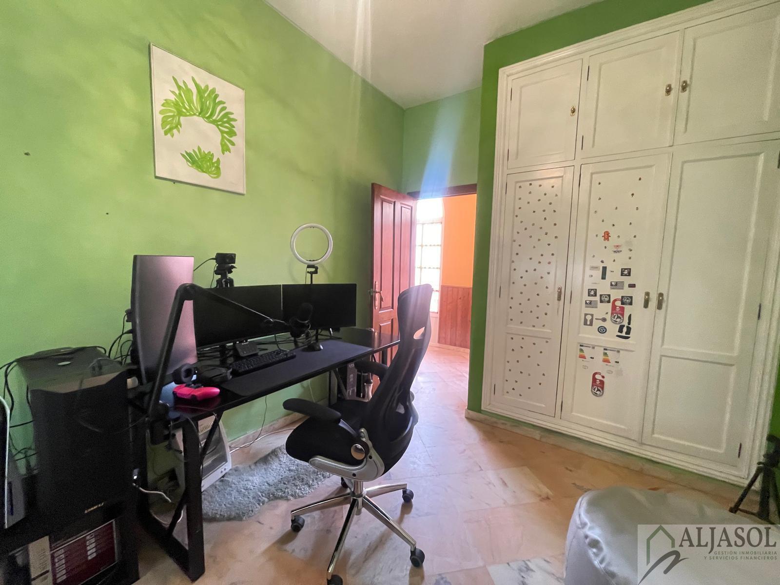 For sale of chalet in Villanueva del Ariscal