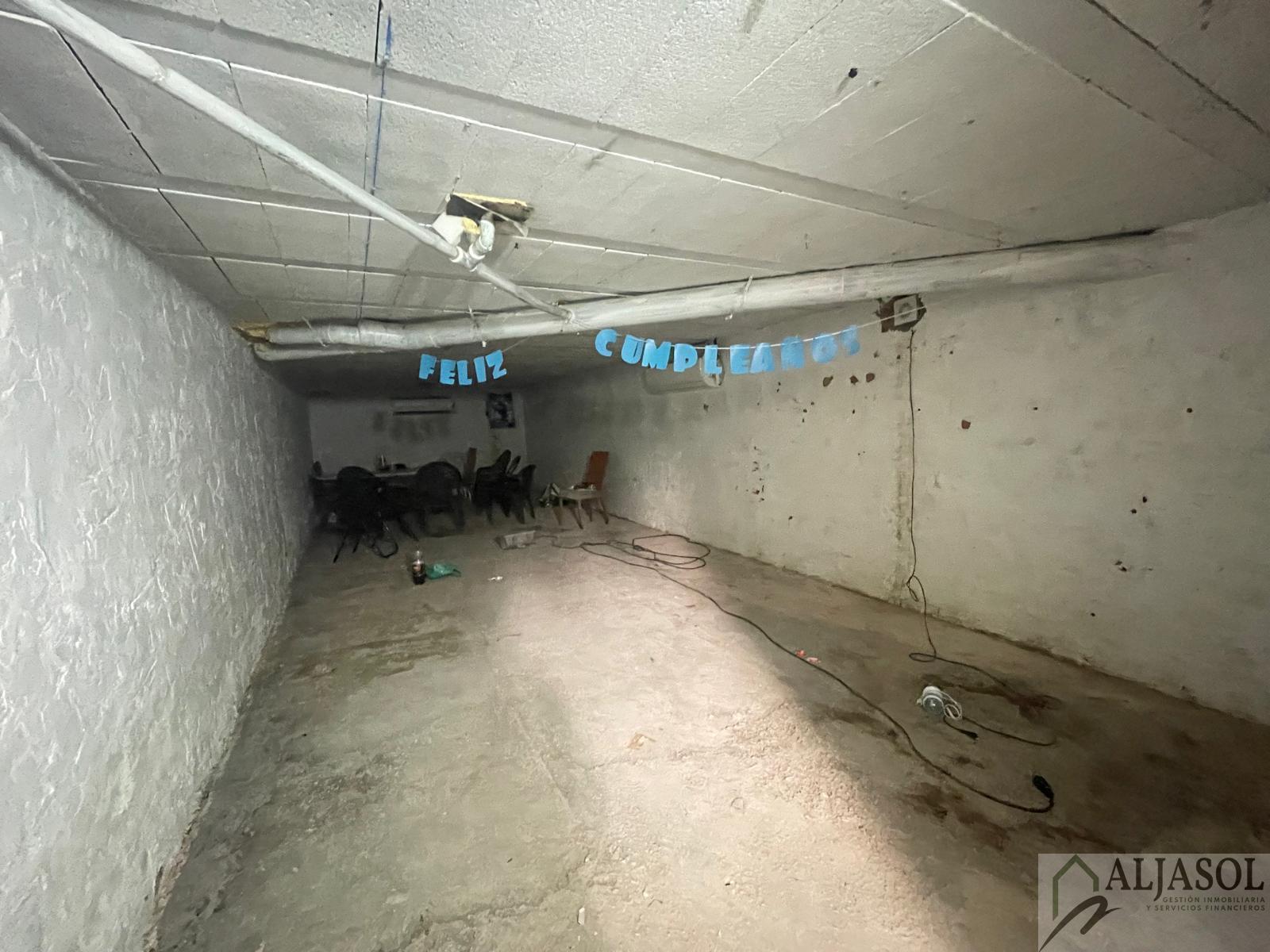 For sale of house in Villanueva del Ariscal