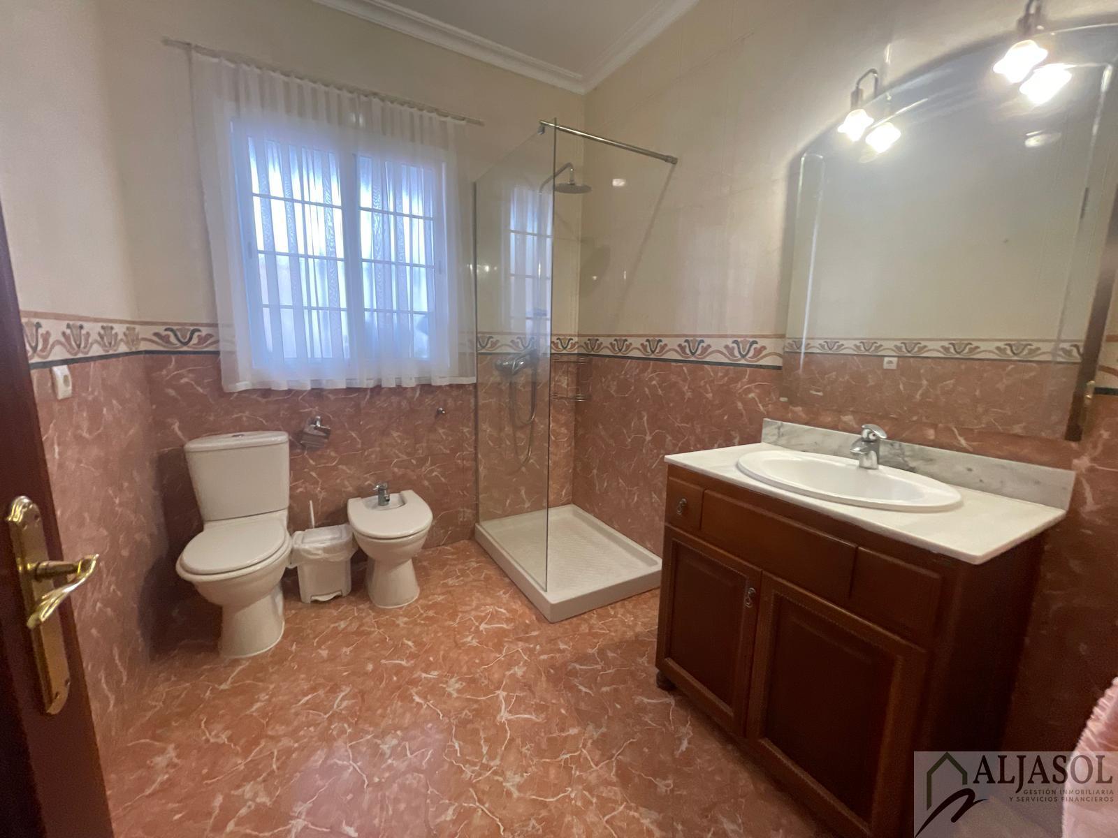 For sale of house in Albaida del Aljarafe