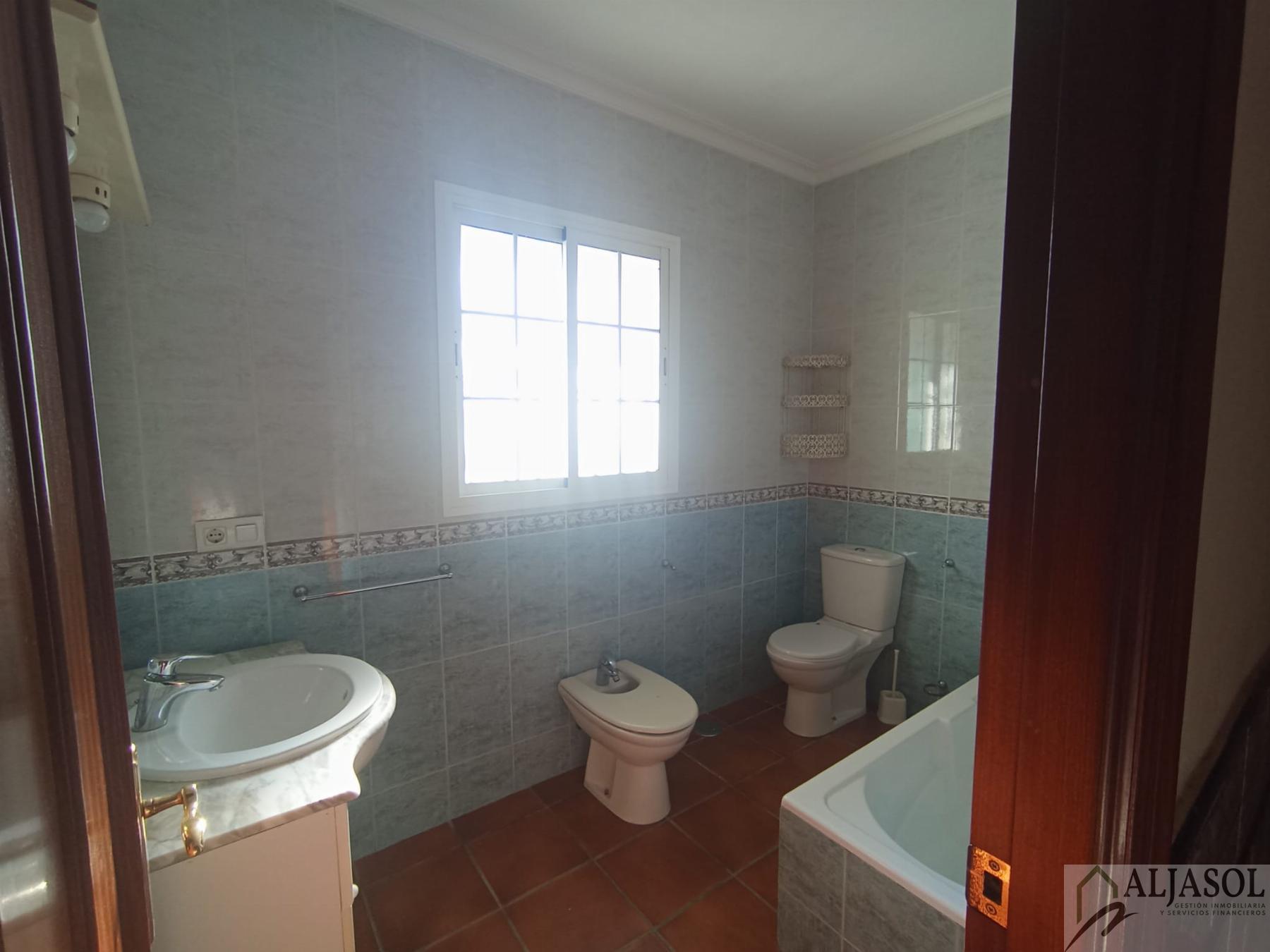 For sale of house in Albaida del Aljarafe