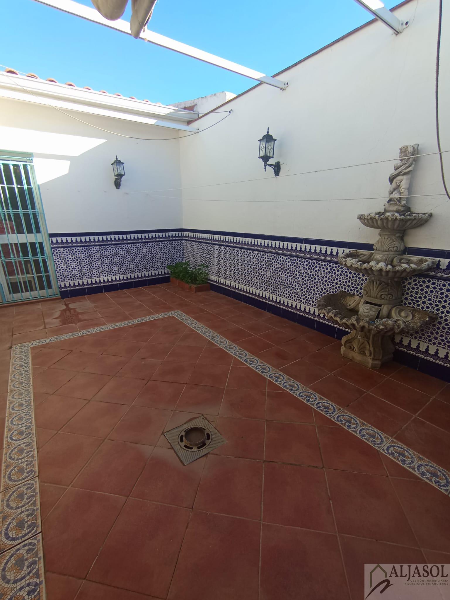 For sale of house in Albaida del Aljarafe