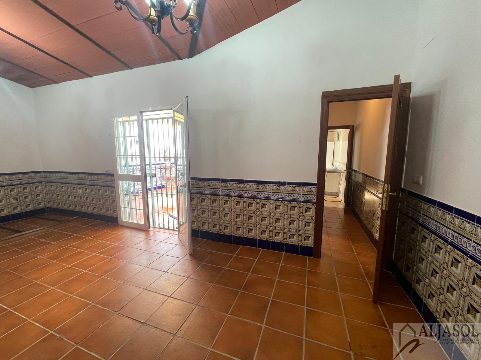 For sale of house in Albaida del Aljarafe