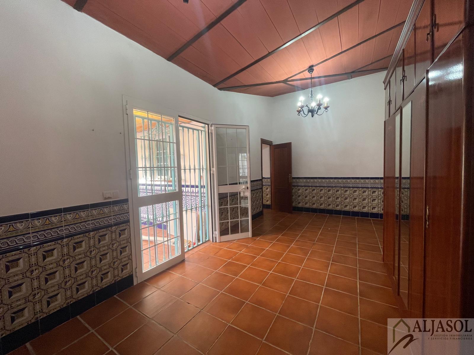 For sale of house in Albaida del Aljarafe
