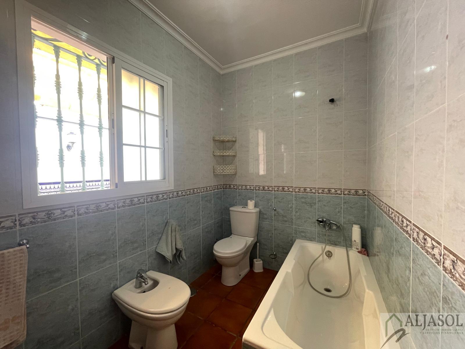 For sale of house in Albaida del Aljarafe