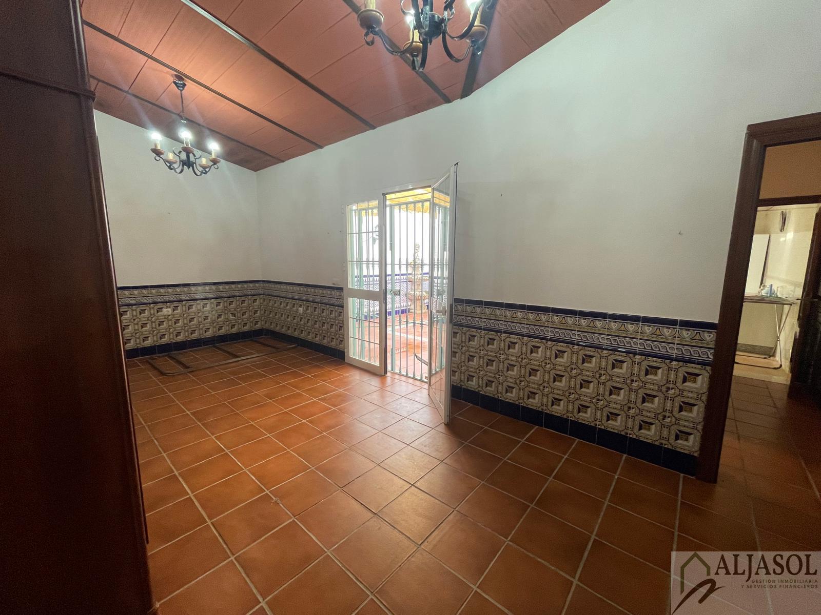 For sale of house in Albaida del Aljarafe