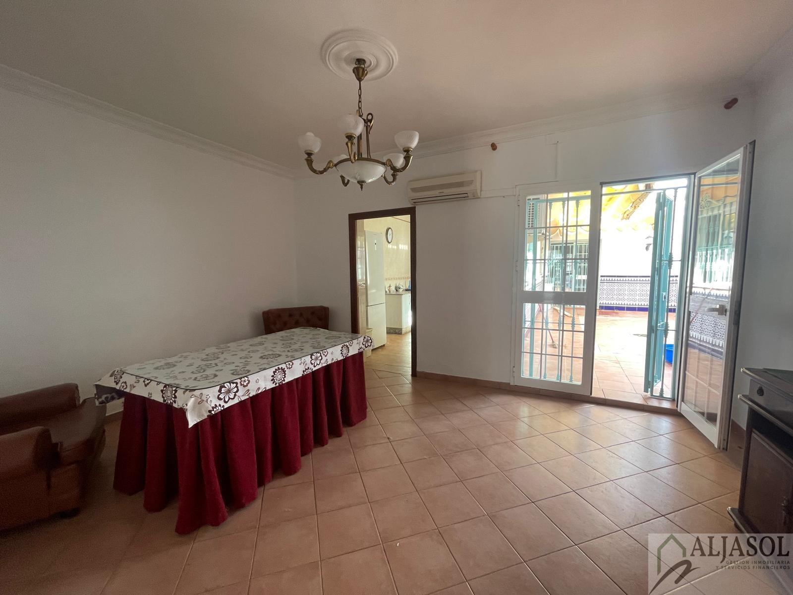 For sale of house in Albaida del Aljarafe