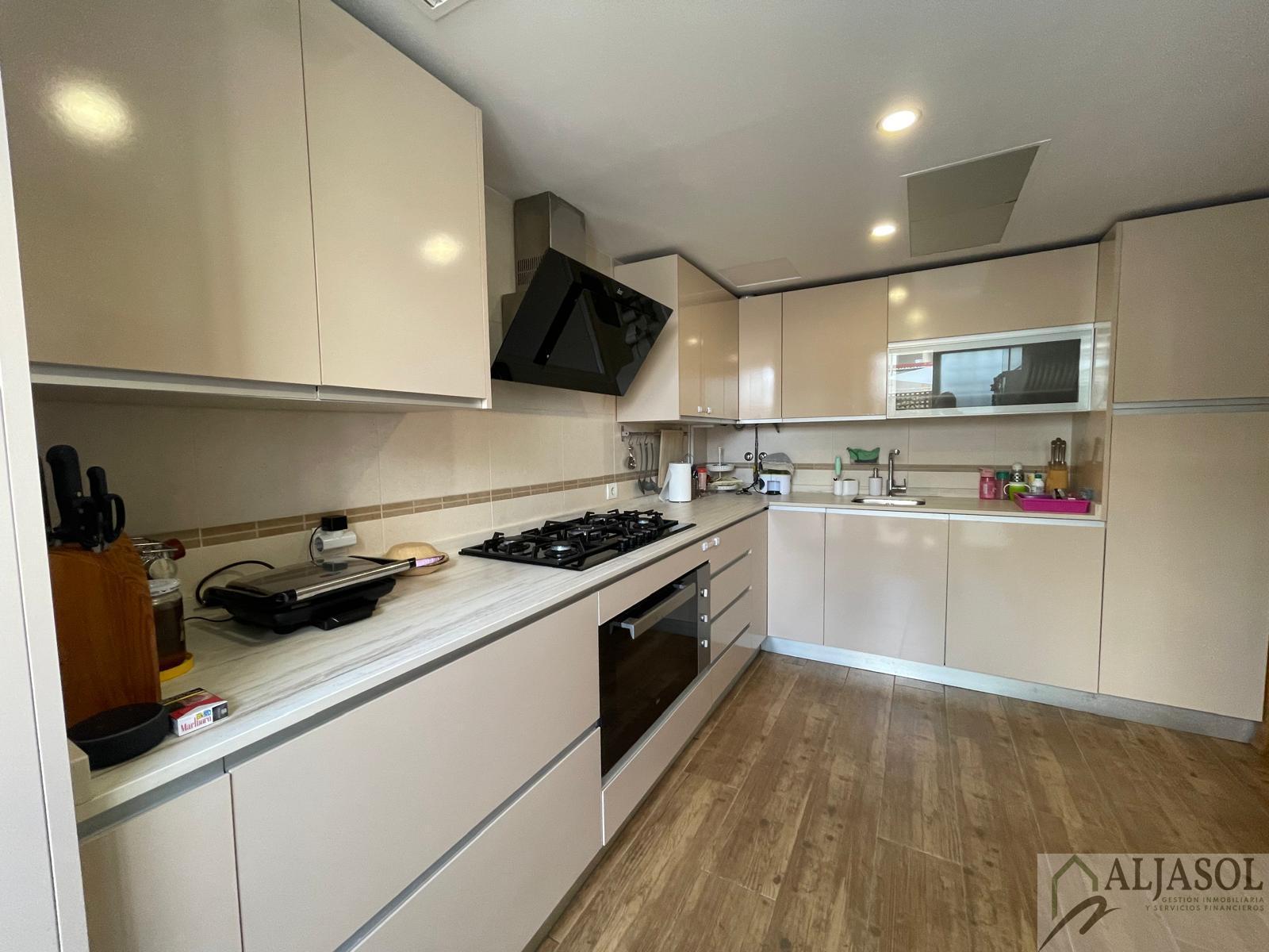 For sale of house in Espartinas