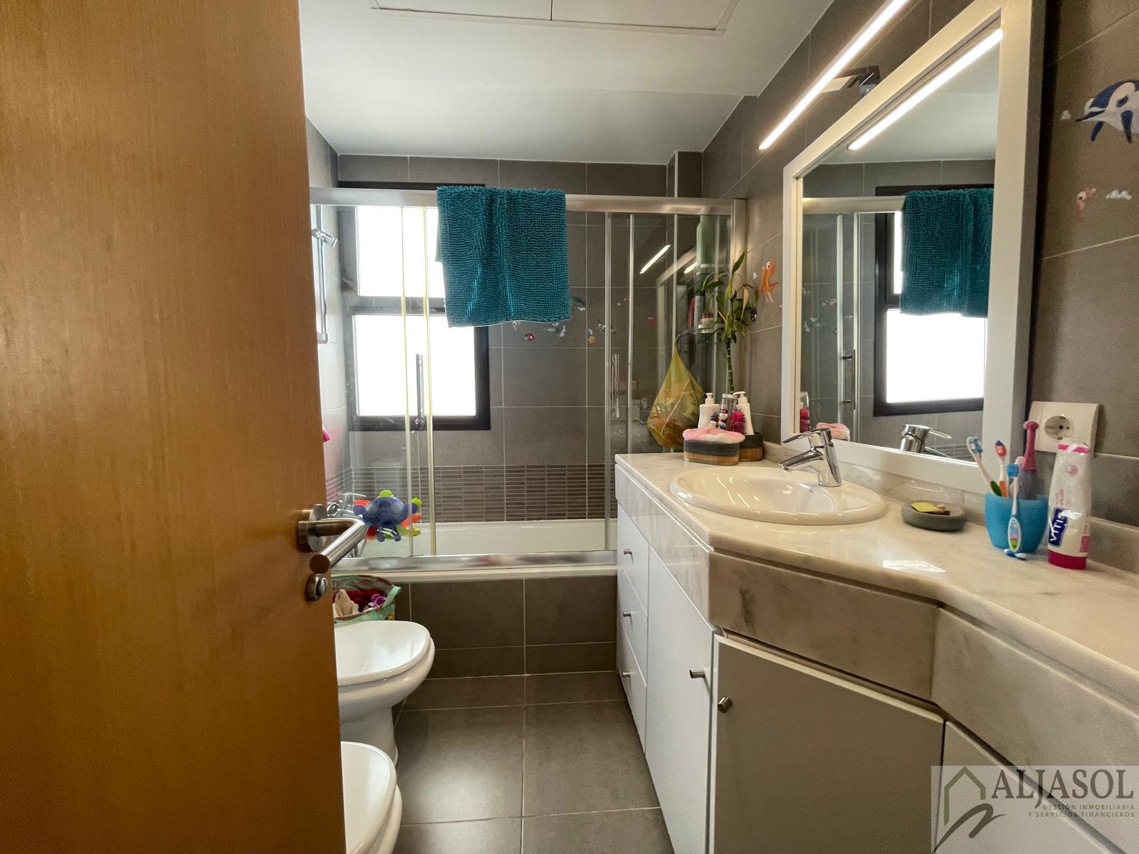 For sale of house in Espartinas