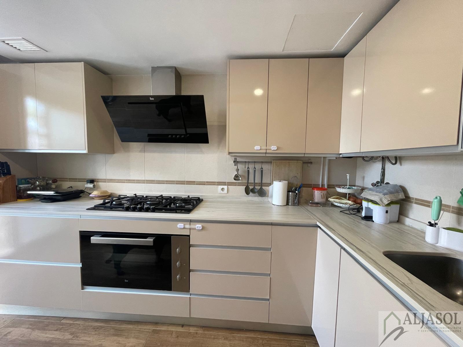 For sale of house in Espartinas