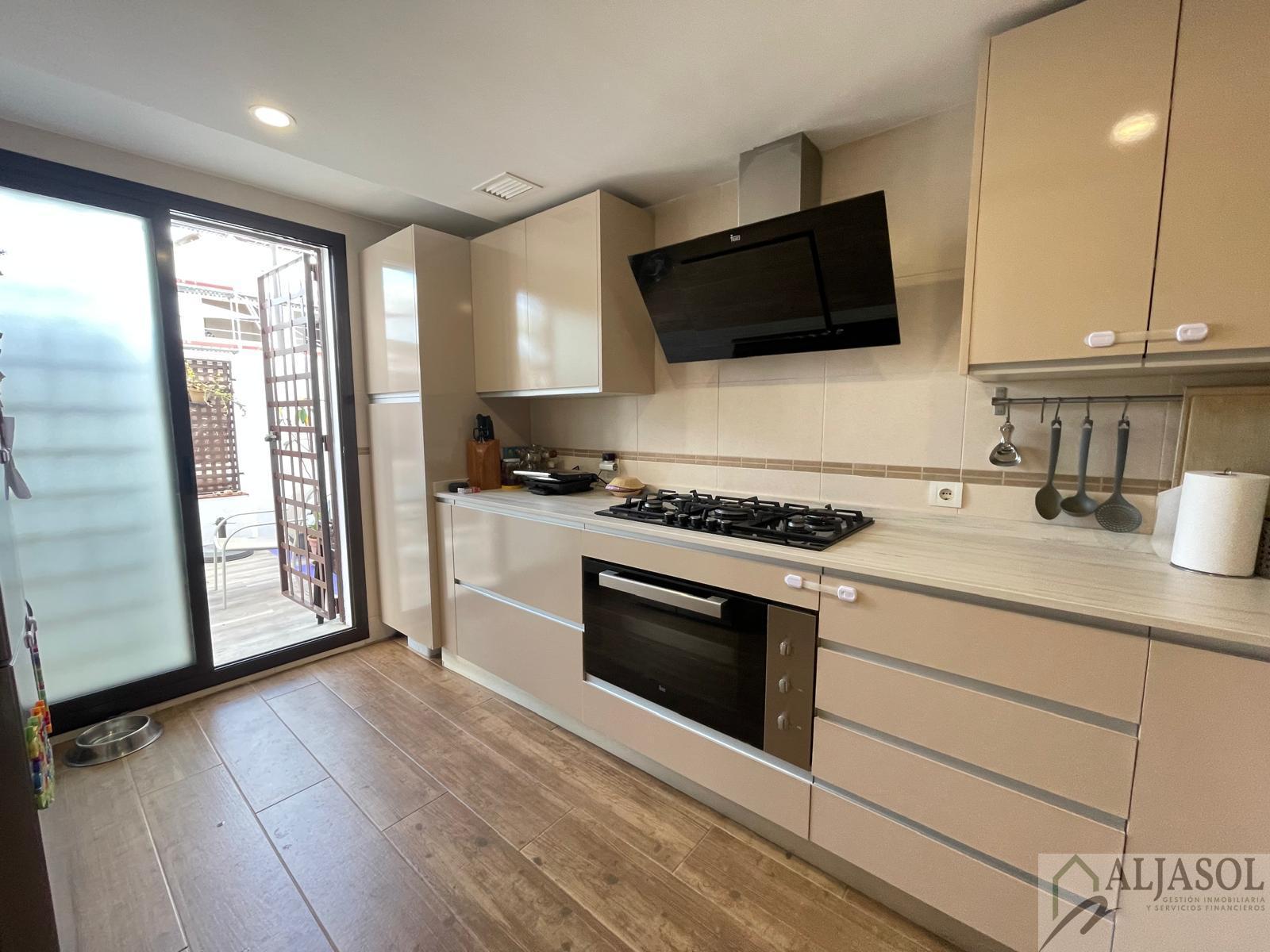 For sale of house in Espartinas