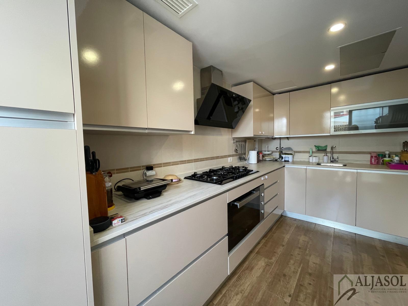 For sale of house in Espartinas