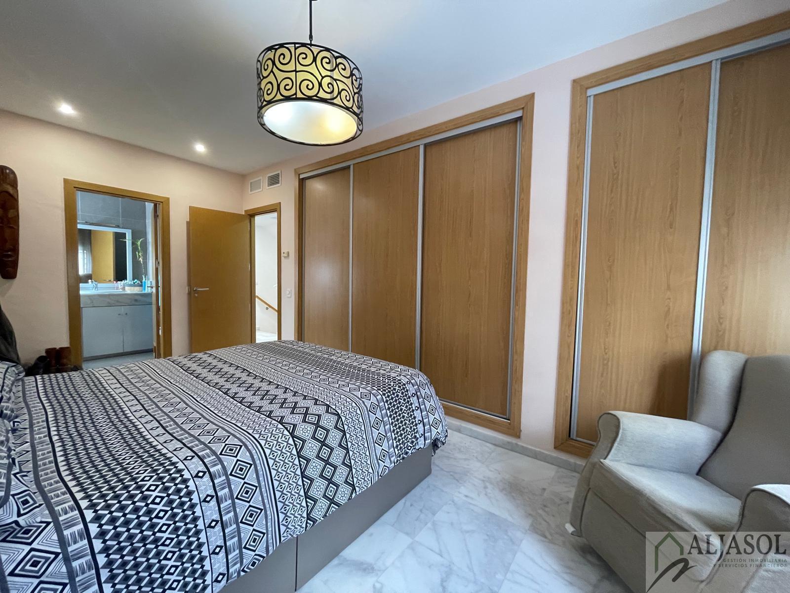 For sale of house in Espartinas
