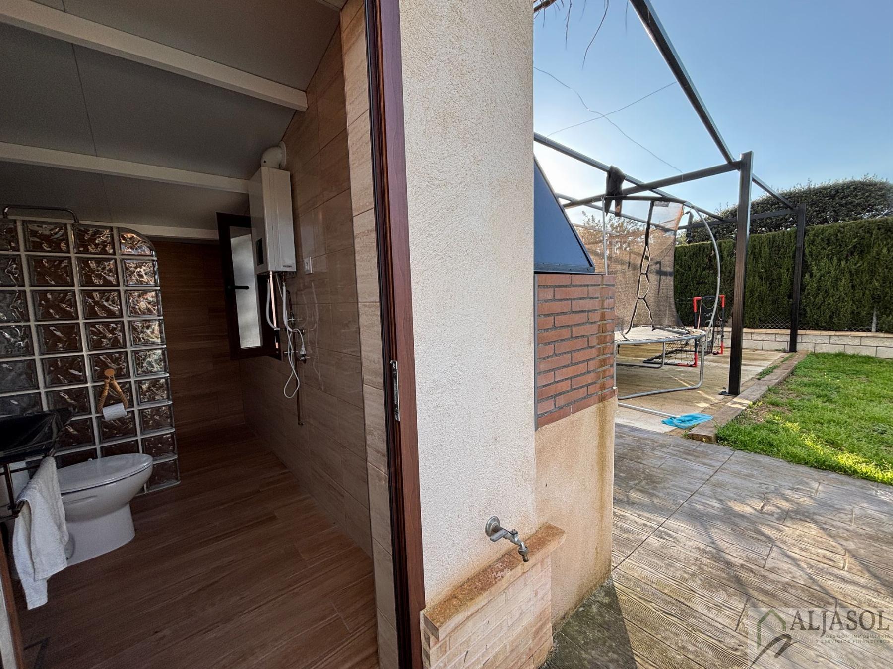Venta de chalet en Bollullos de la Mitación
