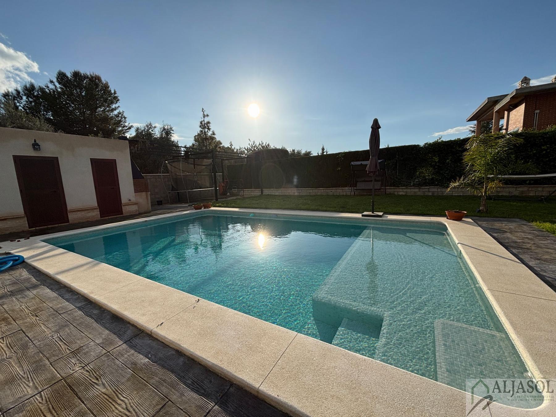 Venta de chalet en Bollullos de la Mitación