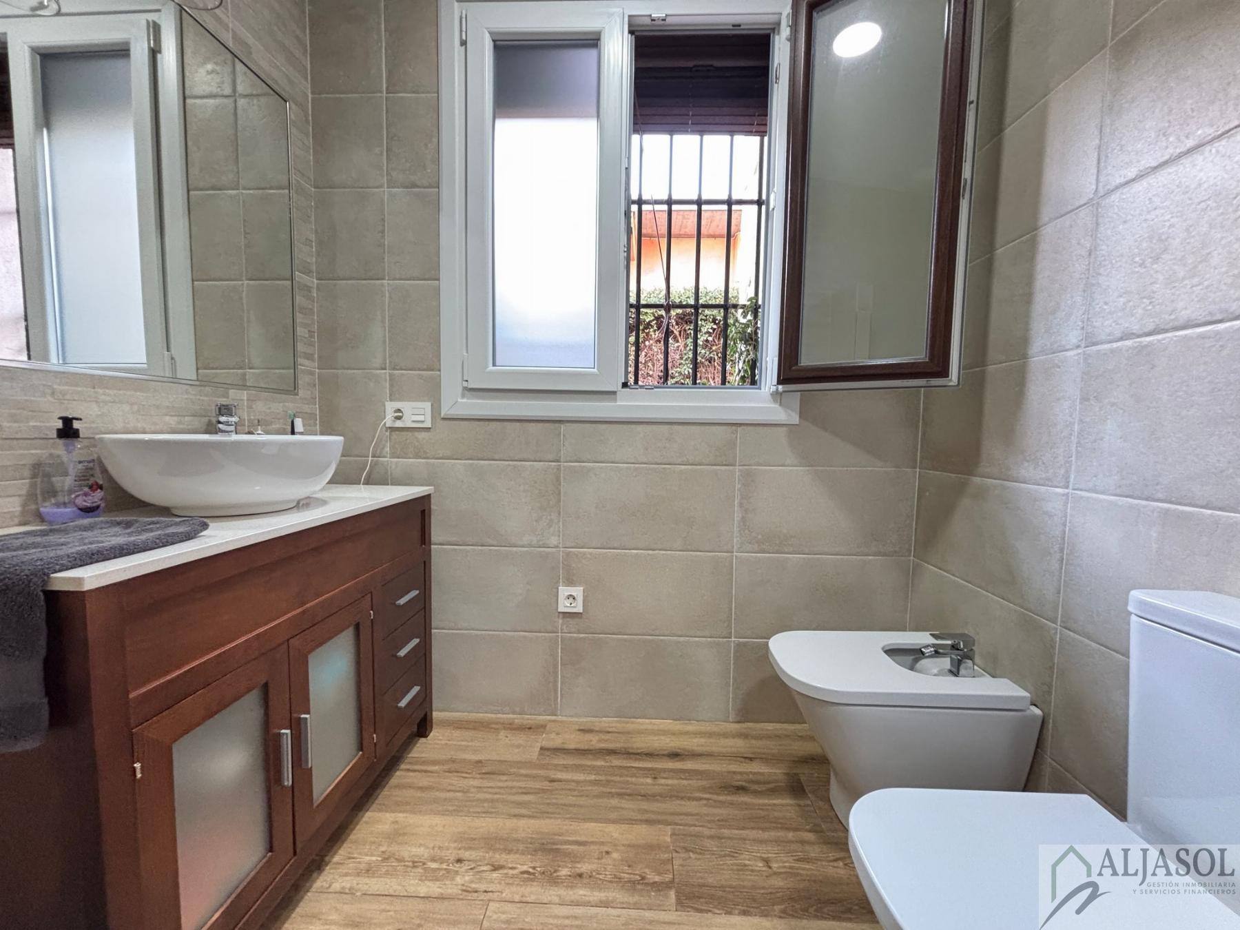 Venta de chalet en Bollullos de la Mitación