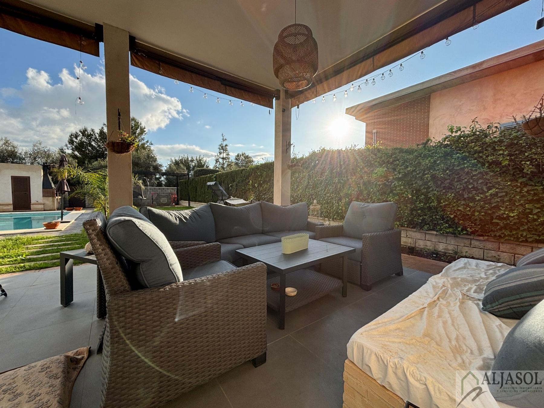 Venta de chalet en Bollullos de la Mitación