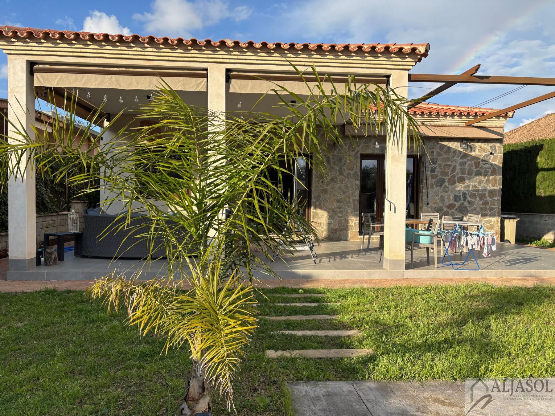 Venta de chalet en Bollullos de la Mitación