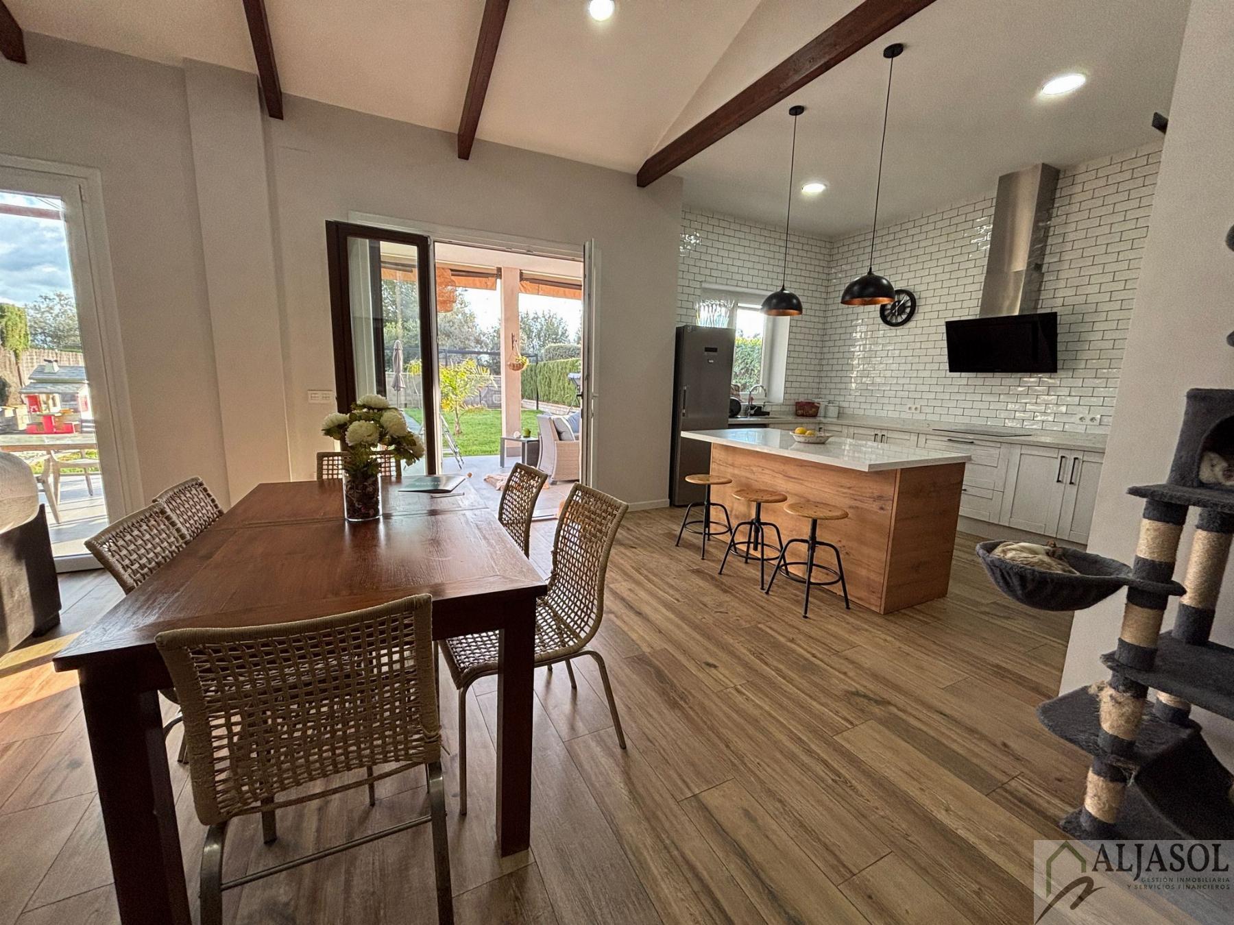 Venta de chalet en Bollullos de la Mitación