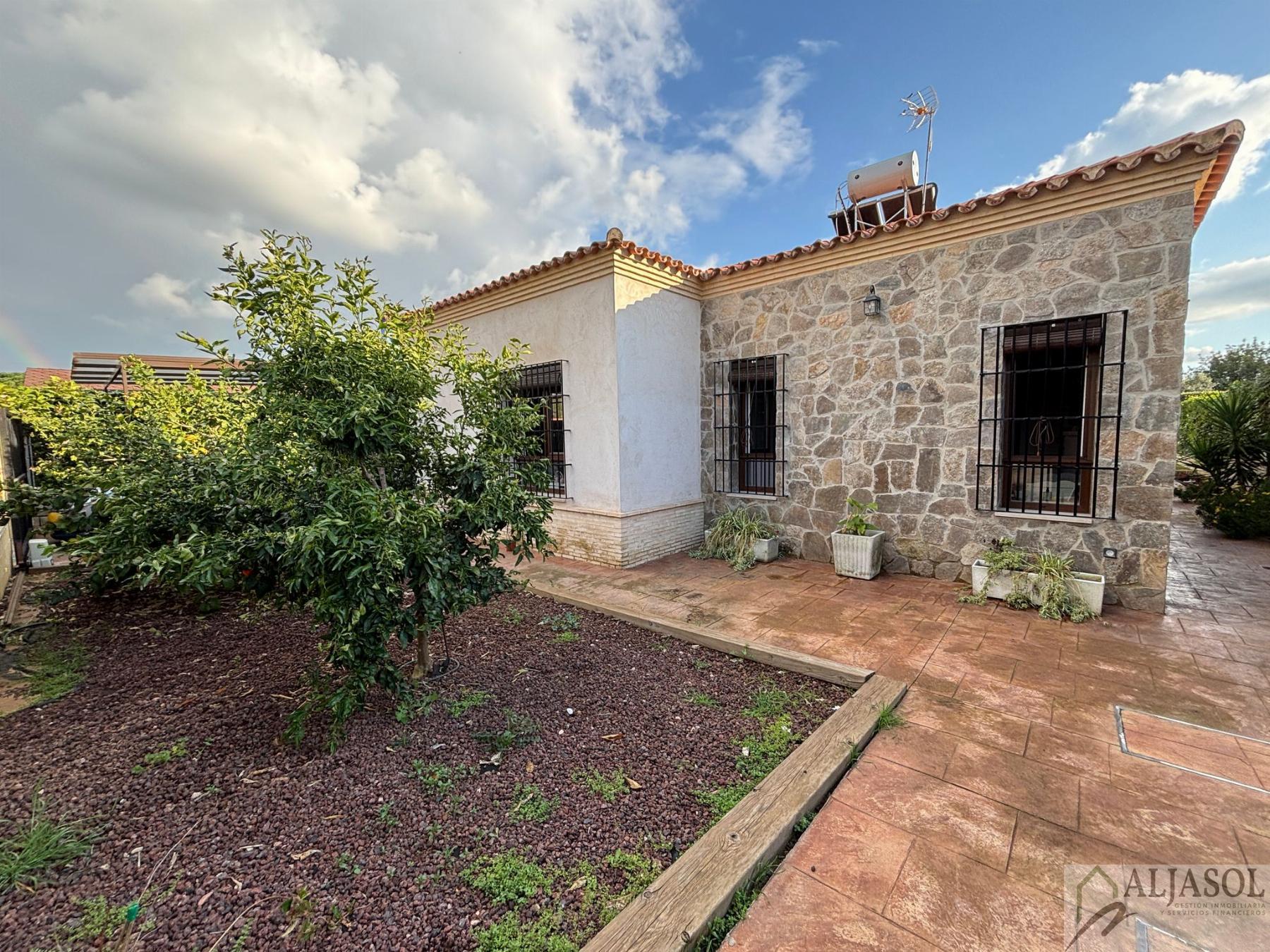 Venta de chalet en Bollullos de la Mitación