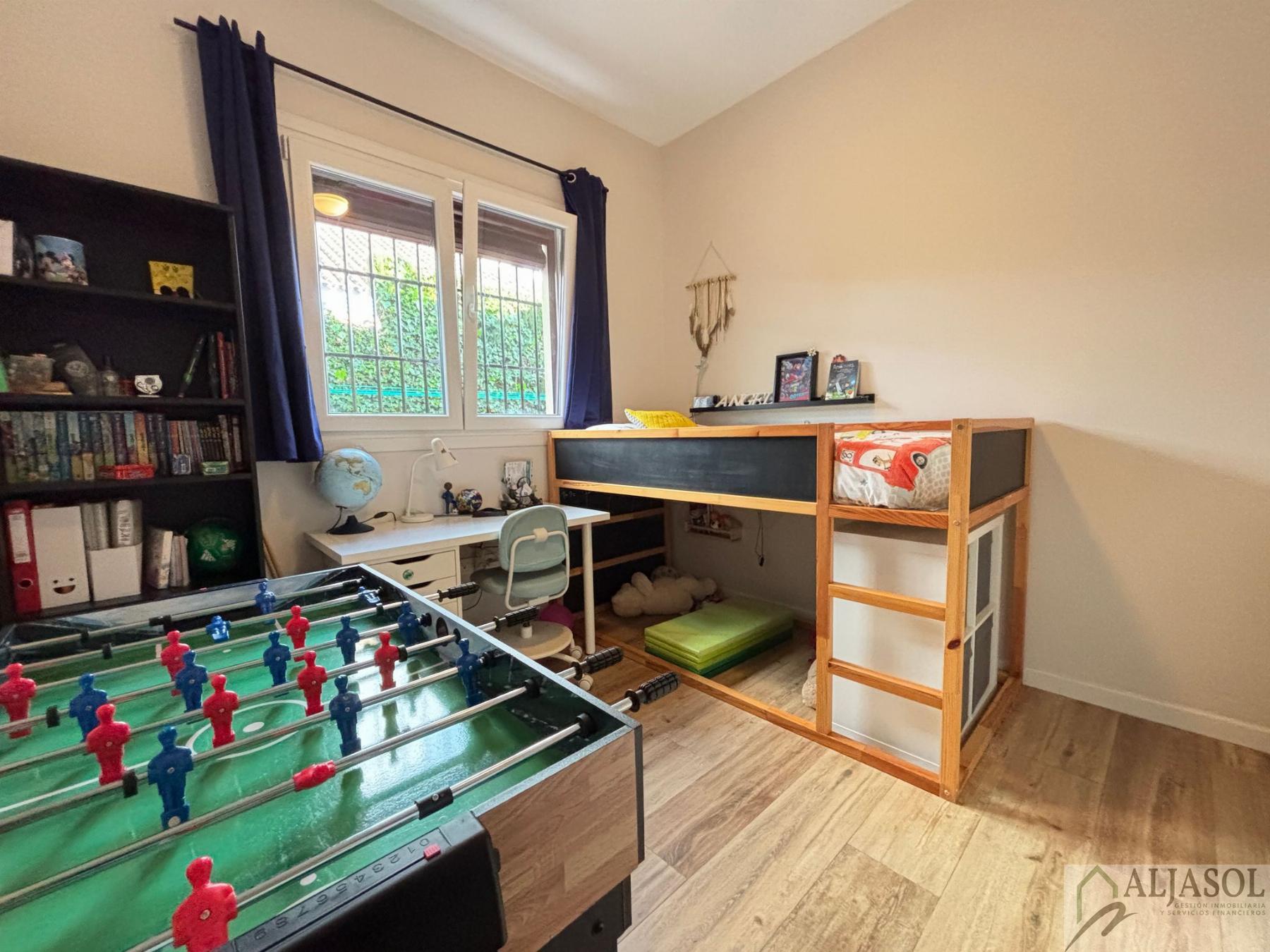Venta de chalet en Bollullos de la Mitación