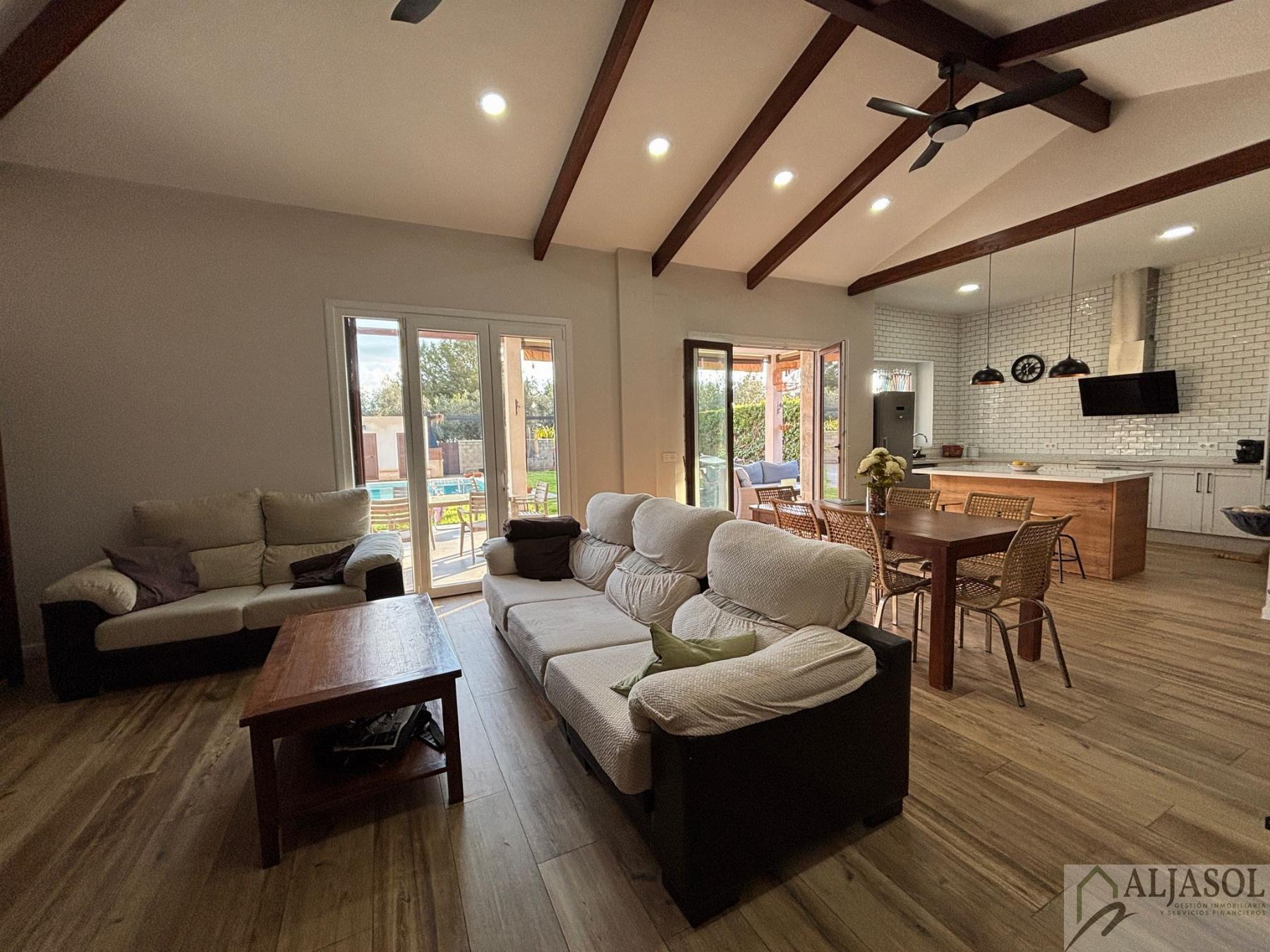 Venta de chalet en Bollullos de la Mitación