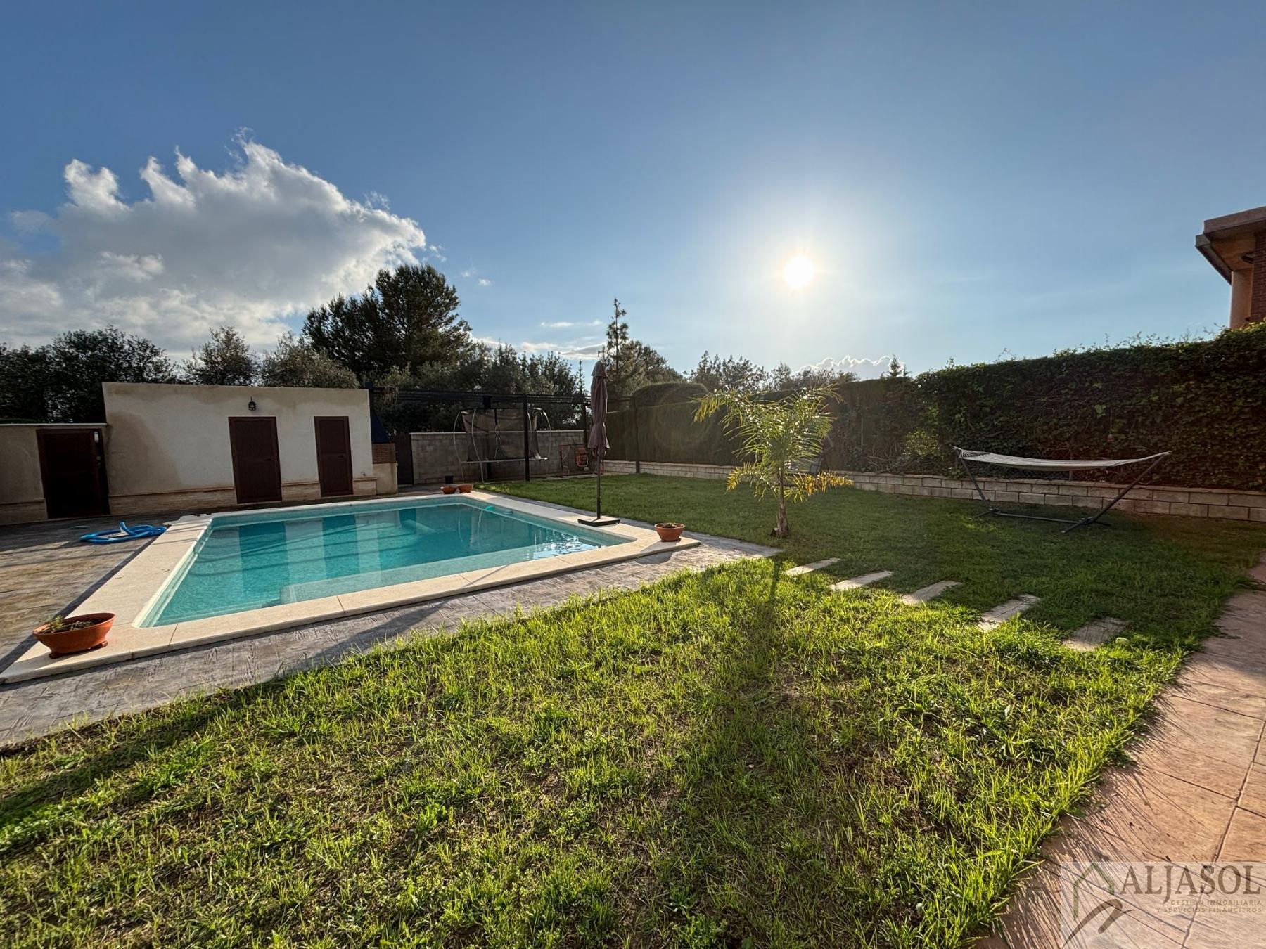Venta de chalet en Bollullos de la Mitación