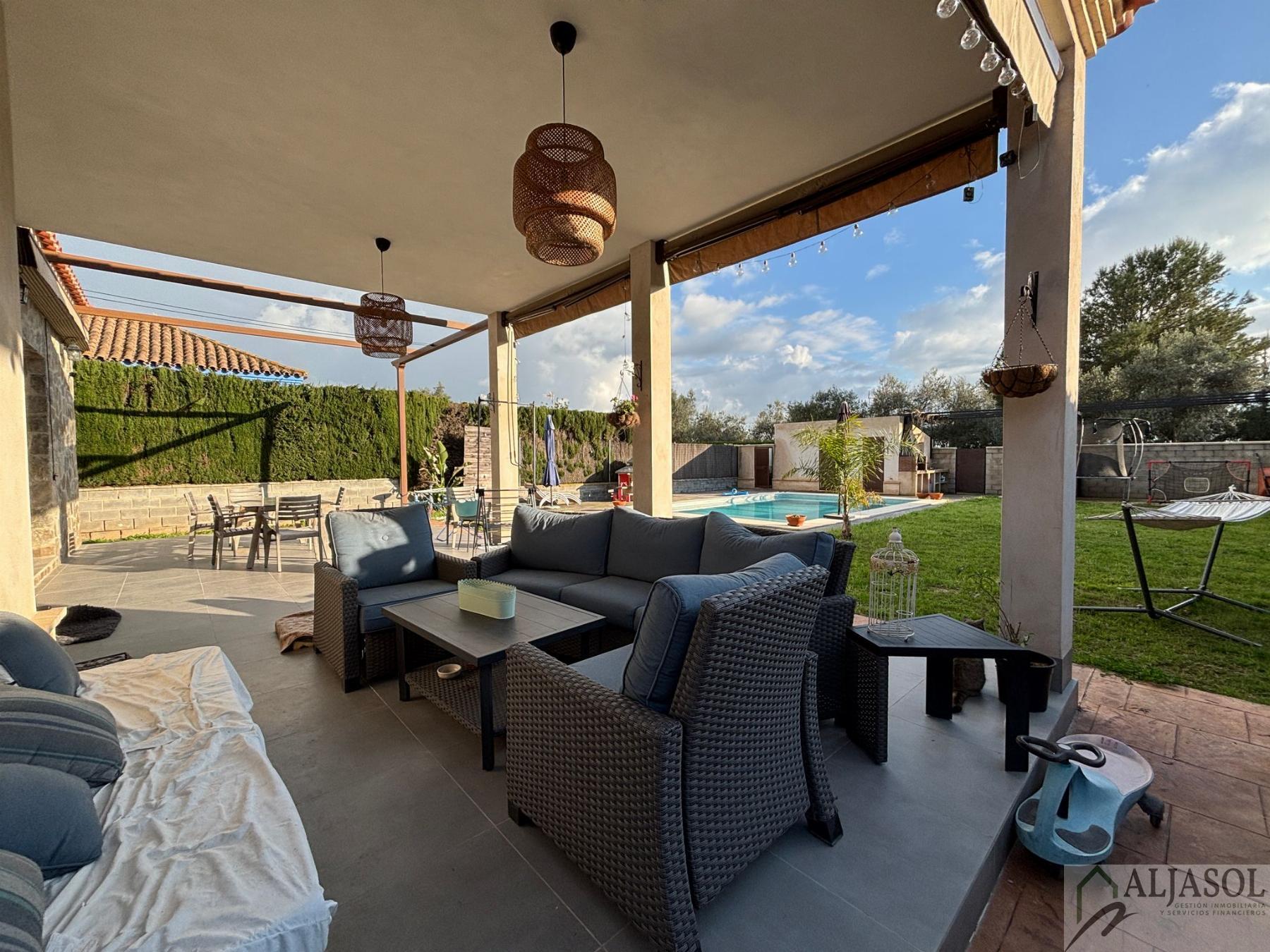 Venta de chalet en Bollullos de la Mitación
