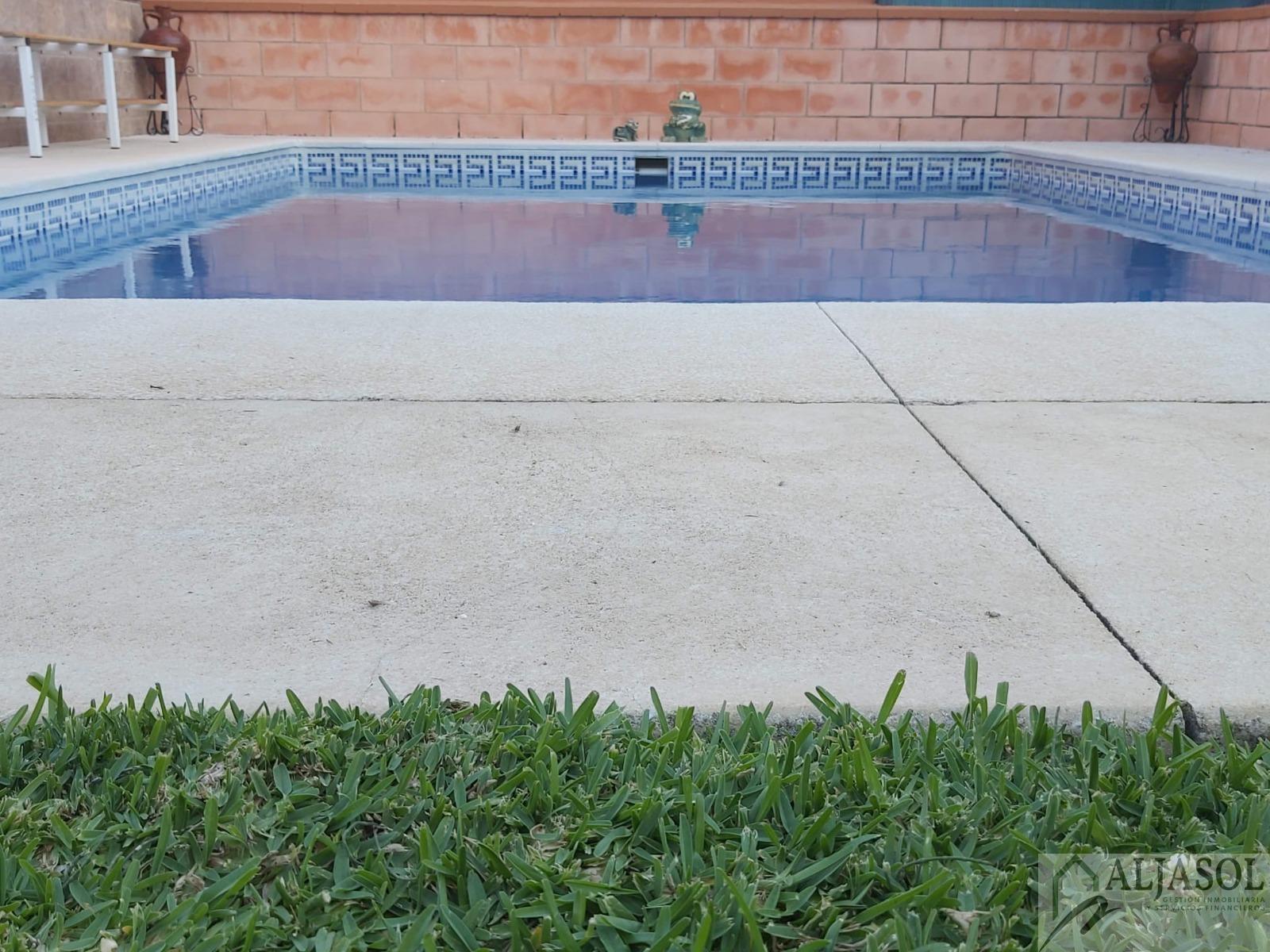 For sale of chalet in Espartinas