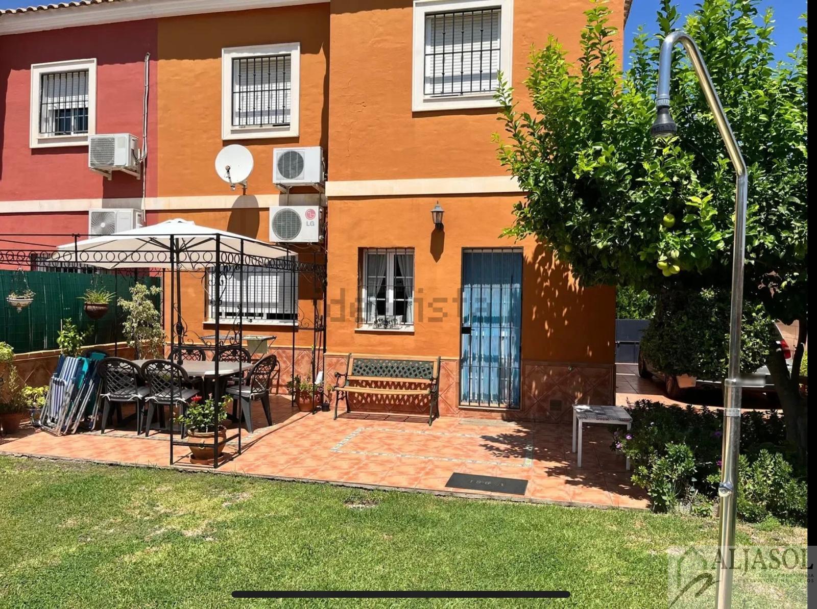For sale of chalet in Espartinas