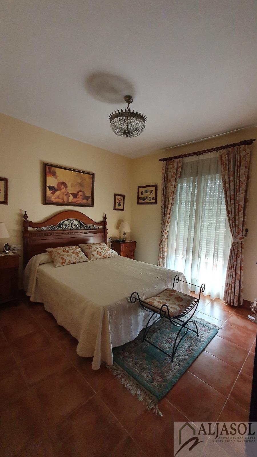 For sale of chalet in Espartinas