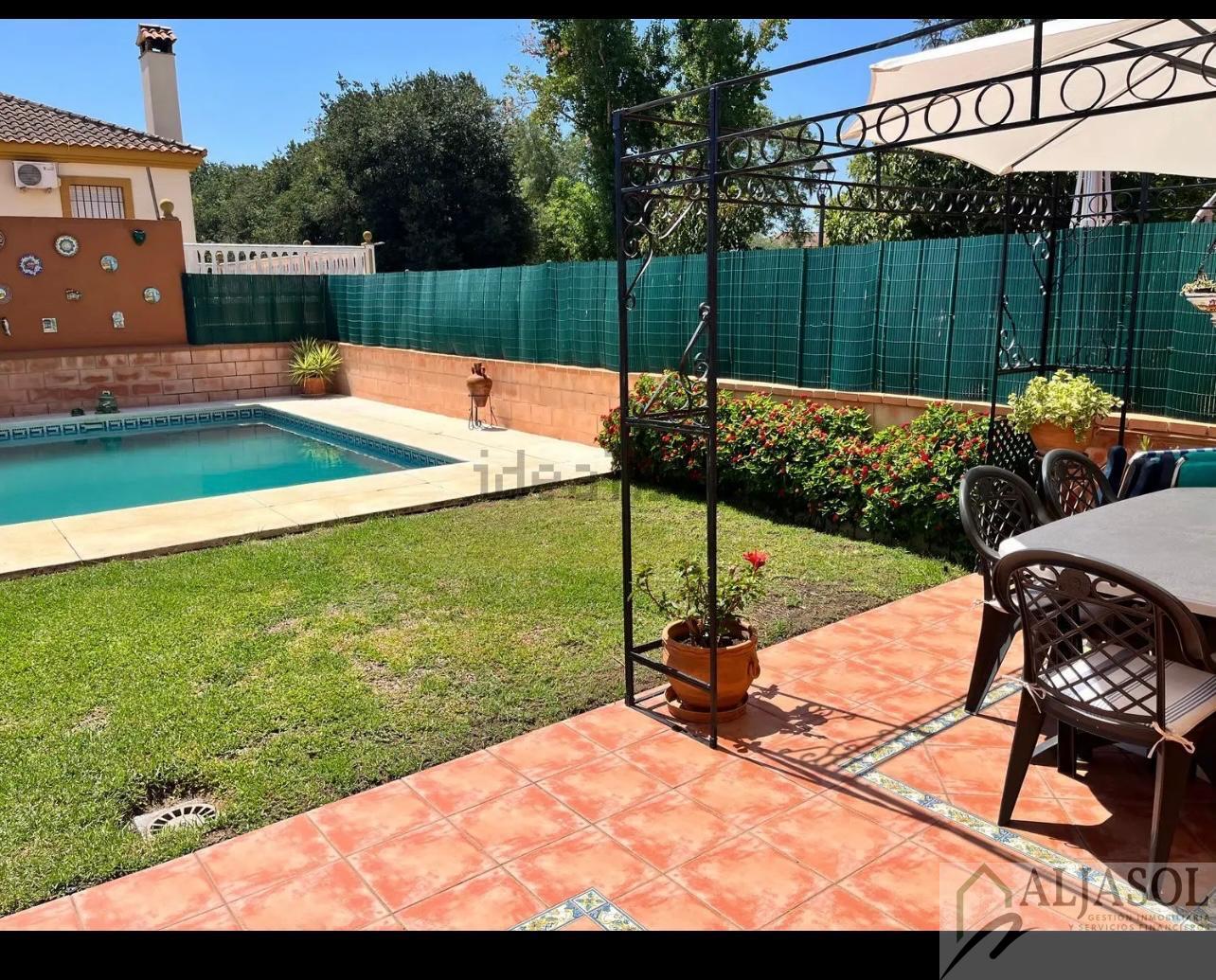 For sale of chalet in Espartinas