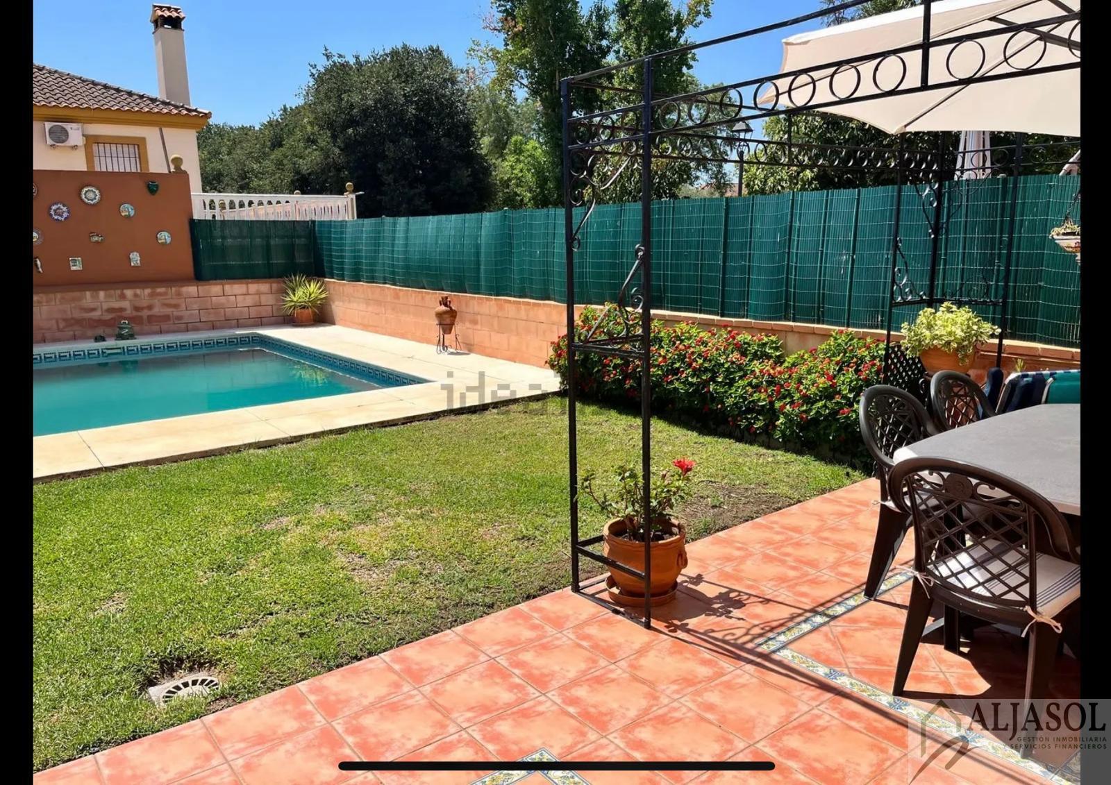 For sale of chalet in Espartinas