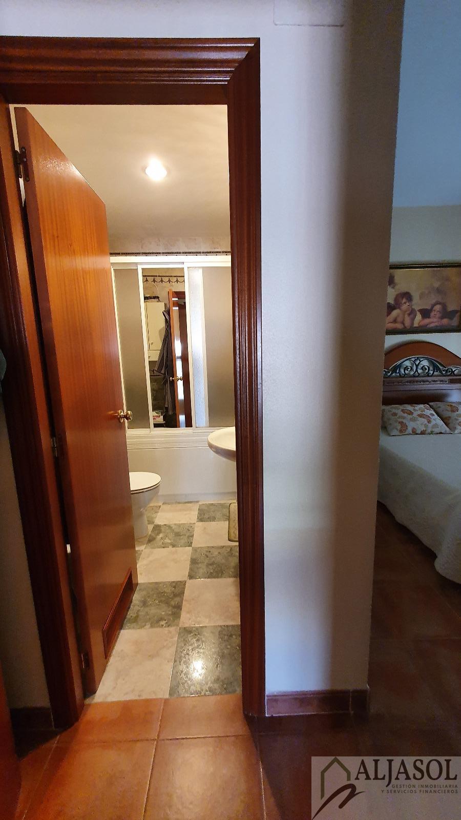 For sale of chalet in Espartinas
