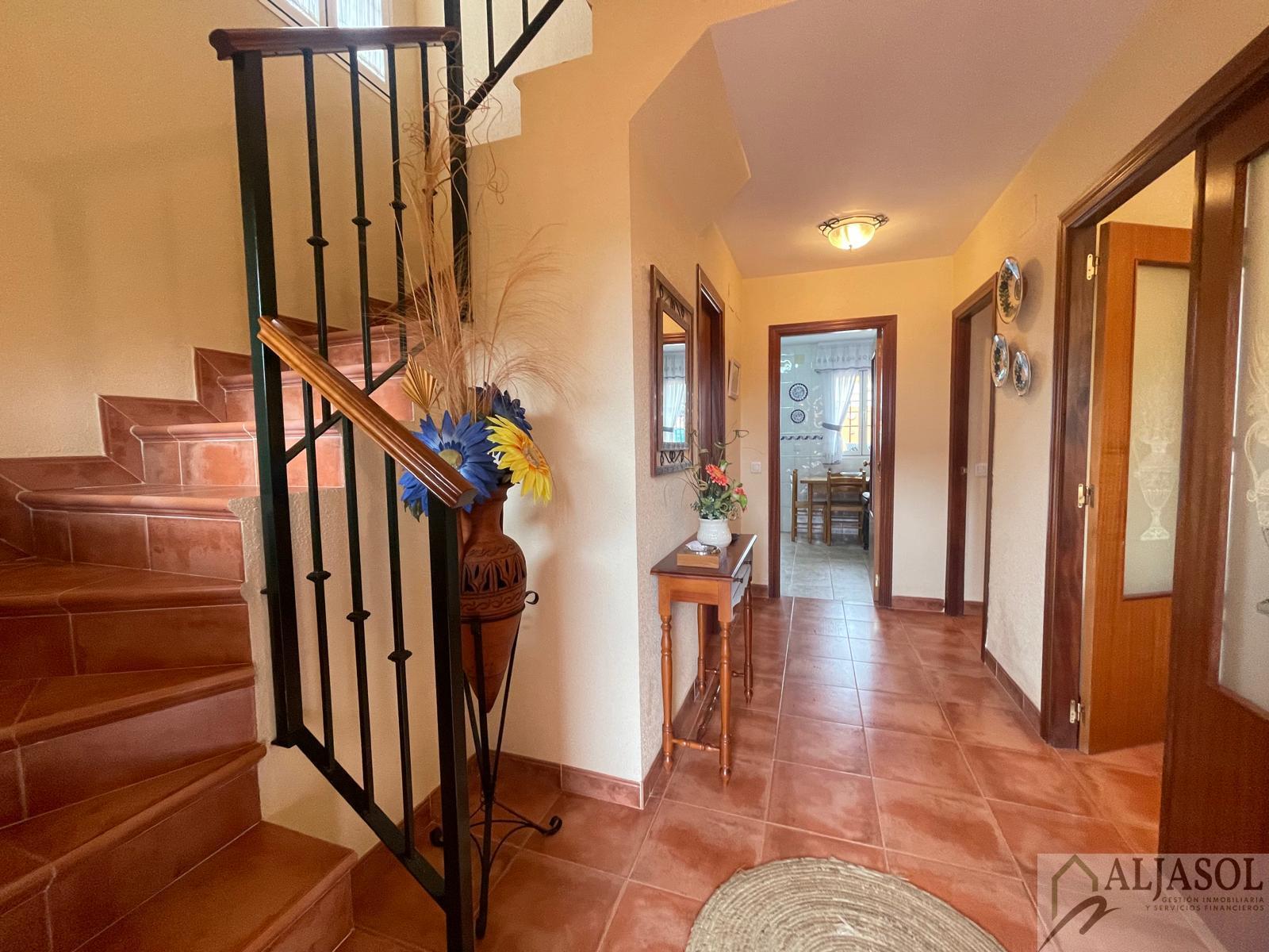 For sale of chalet in Espartinas