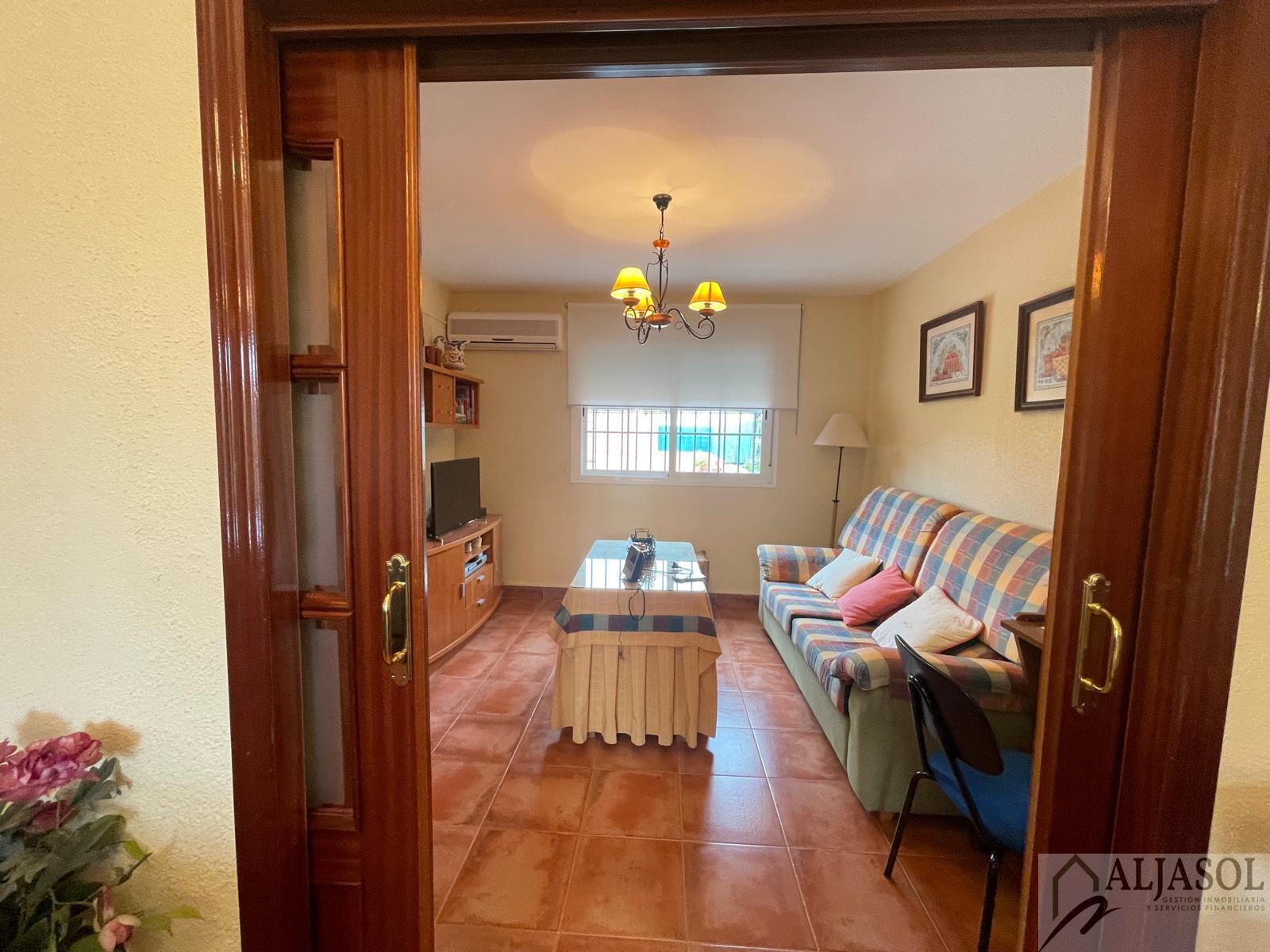 For sale of chalet in Espartinas
