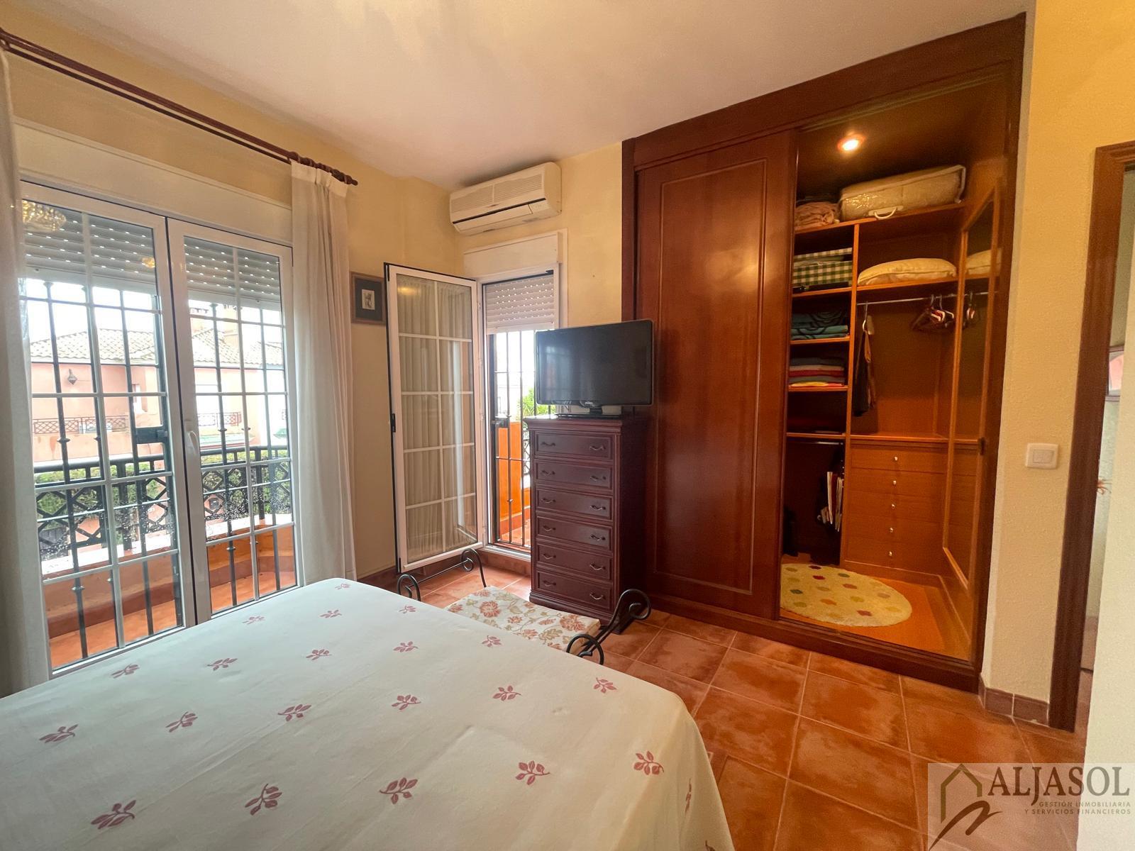 For sale of chalet in Espartinas