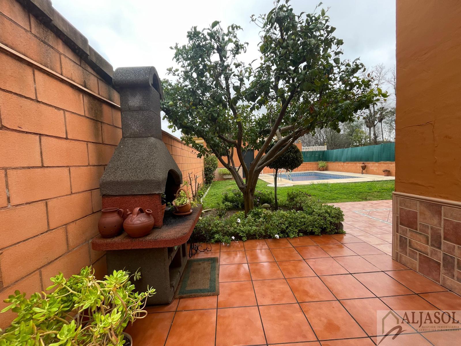 For sale of chalet in Espartinas